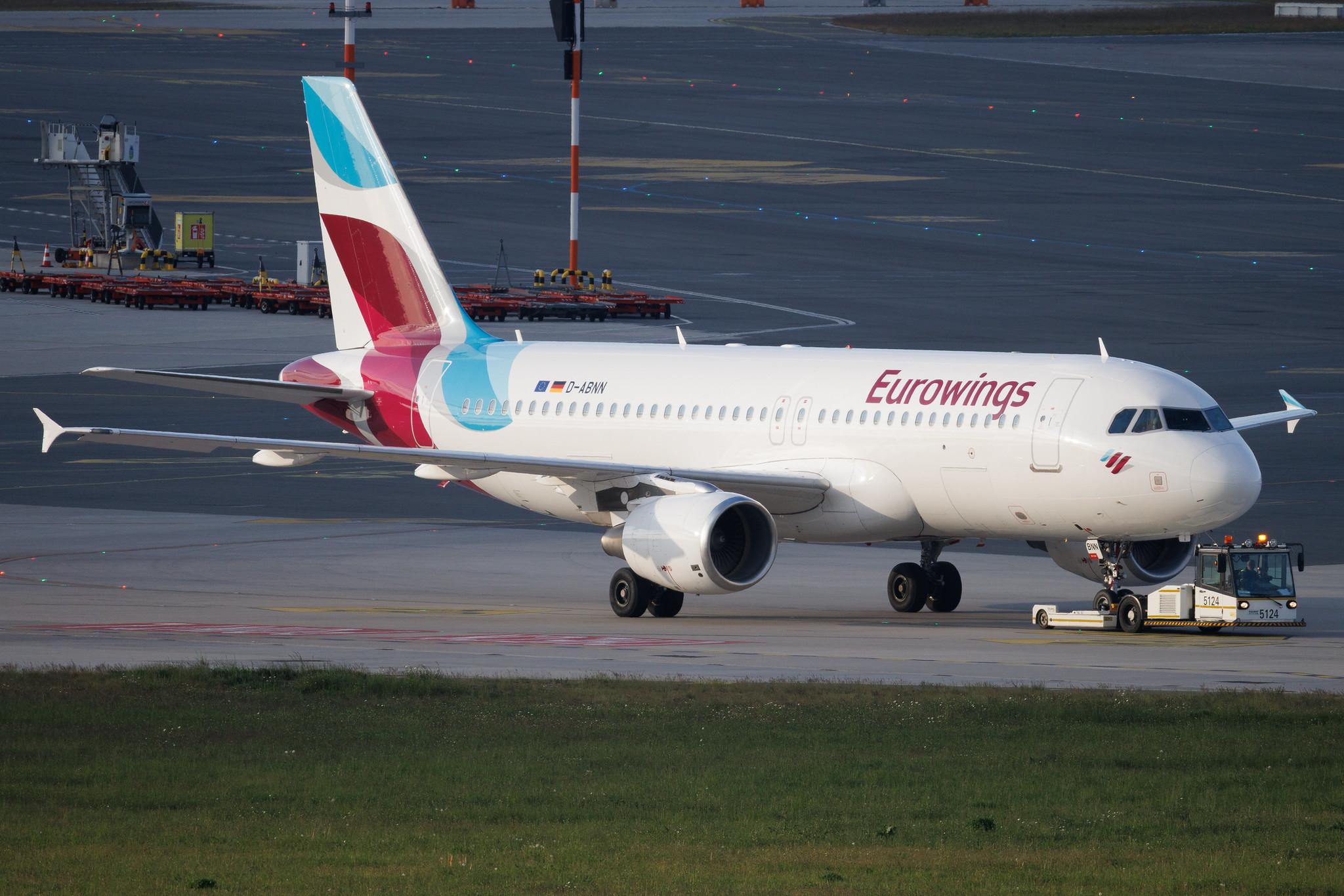 Hamburg Airport: Air Berlin (AB / BER) | Airbus A320-214 A320 | D-ABNN | MSN 1889