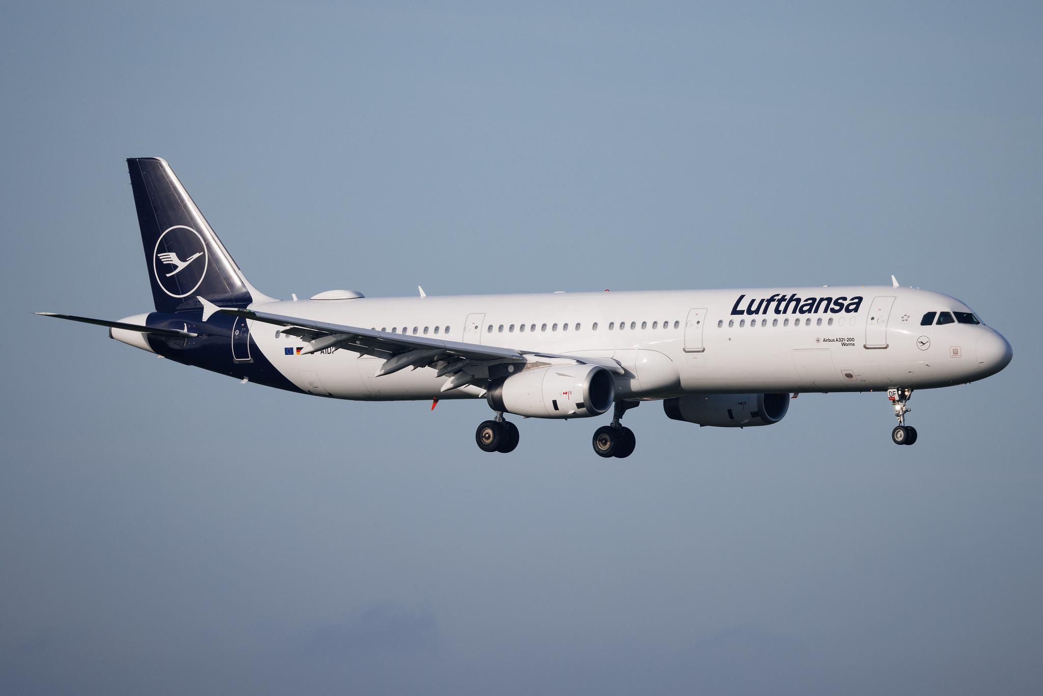 Hamburg Airport: Lufthansa (LH / DLH) | Airbus A321-231 A321 | D-AIDF | MSN 4626