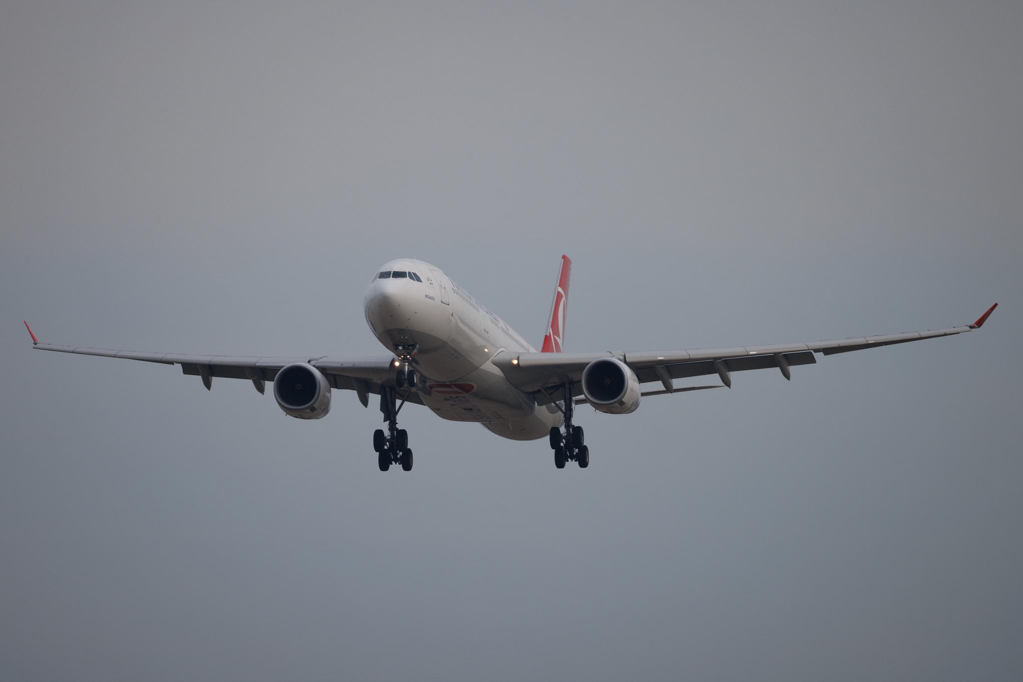 Flughafen Berlin Brandenburg: Turkish Airlines (TK / THY) | Airbus A330-343 A333 | TC-JNO | MSN 1298