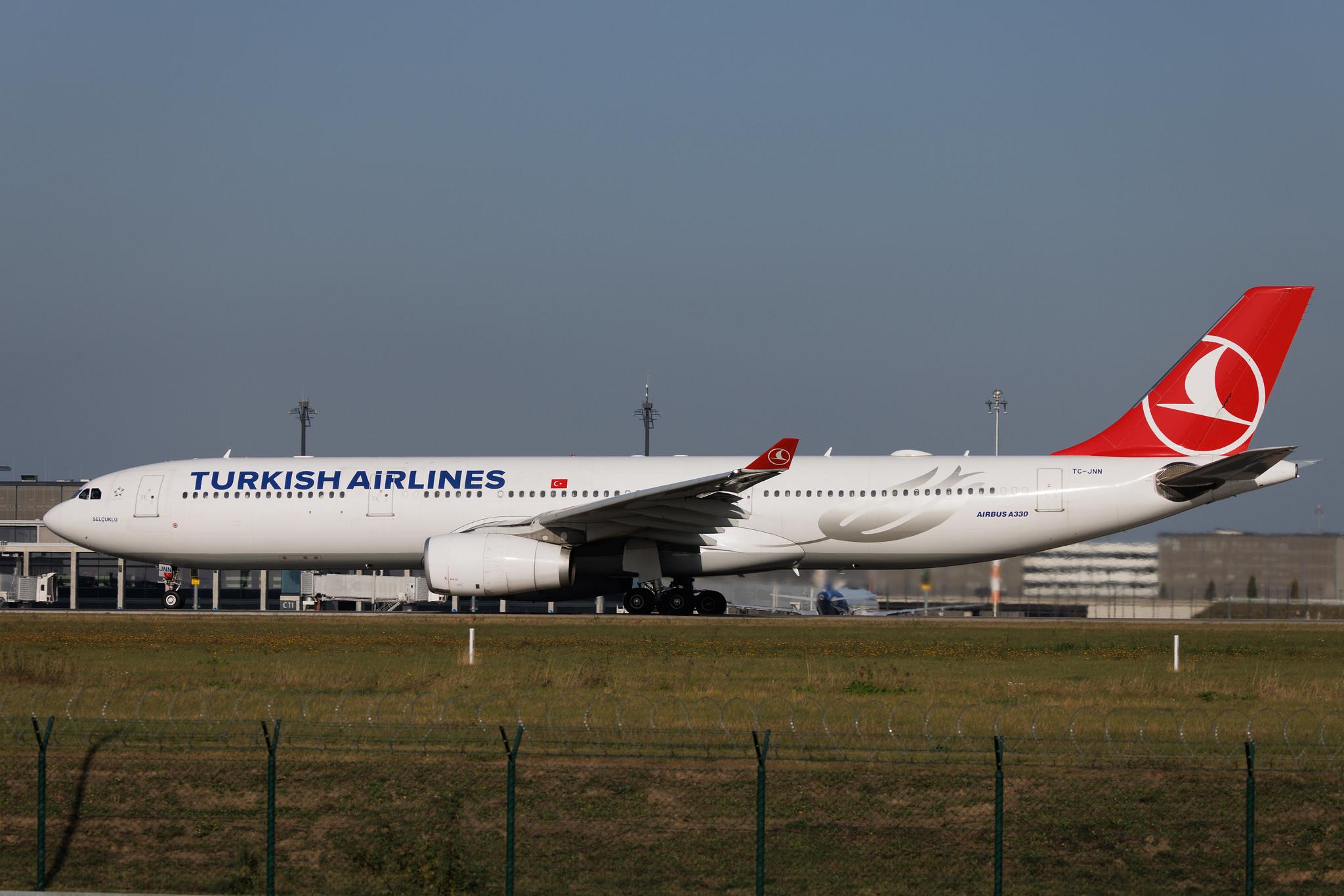 Flughafen Berlin Brandenburg: Turkish Airlines (TK / THY) | Airbus A330-343 A333 | TC-JNN | MSN 1228