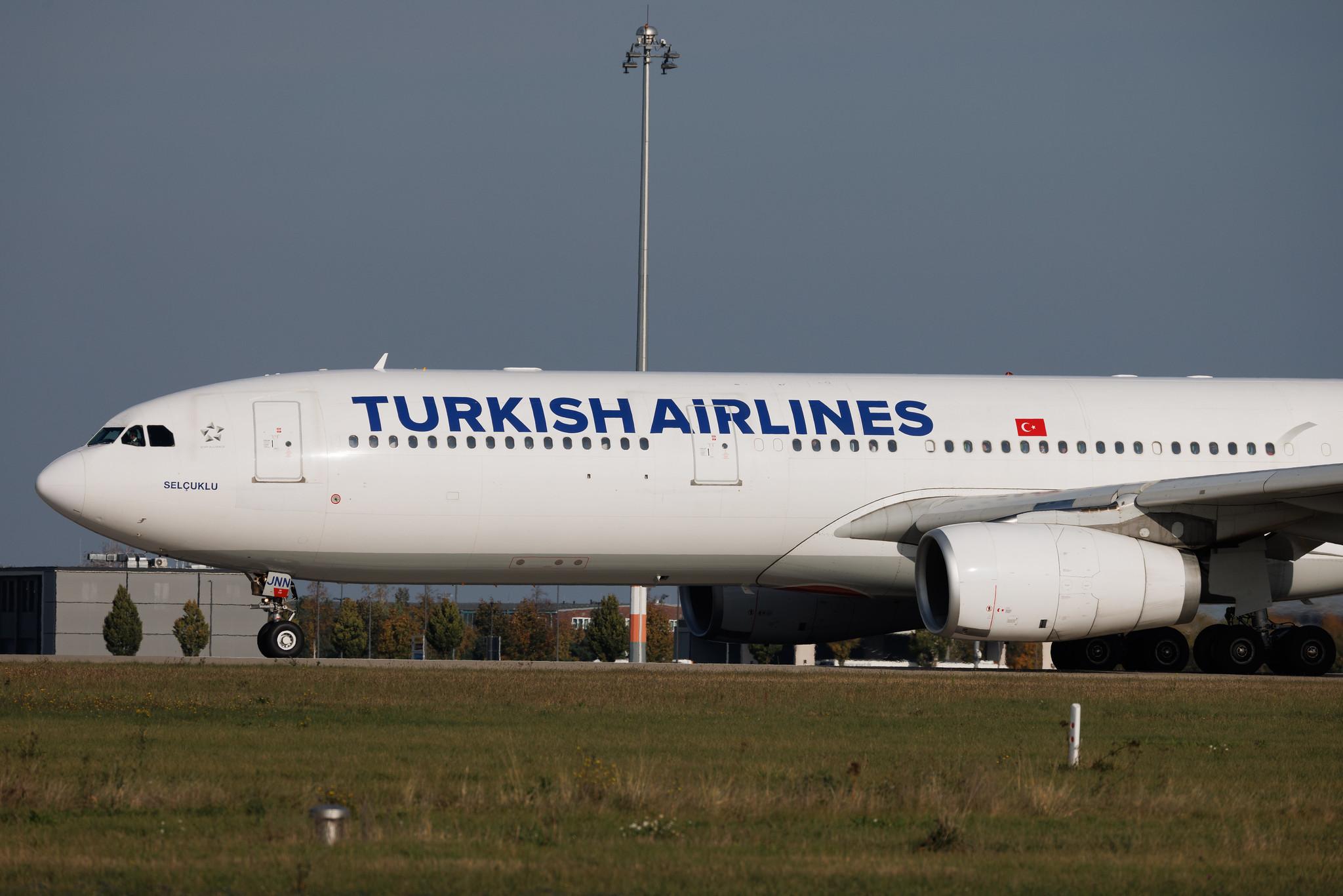 Flughafen Berlin Brandenburg: Turkish Airlines (TK / THY) | Airbus A330-343 A333 | TC-JNN | MSN 1228