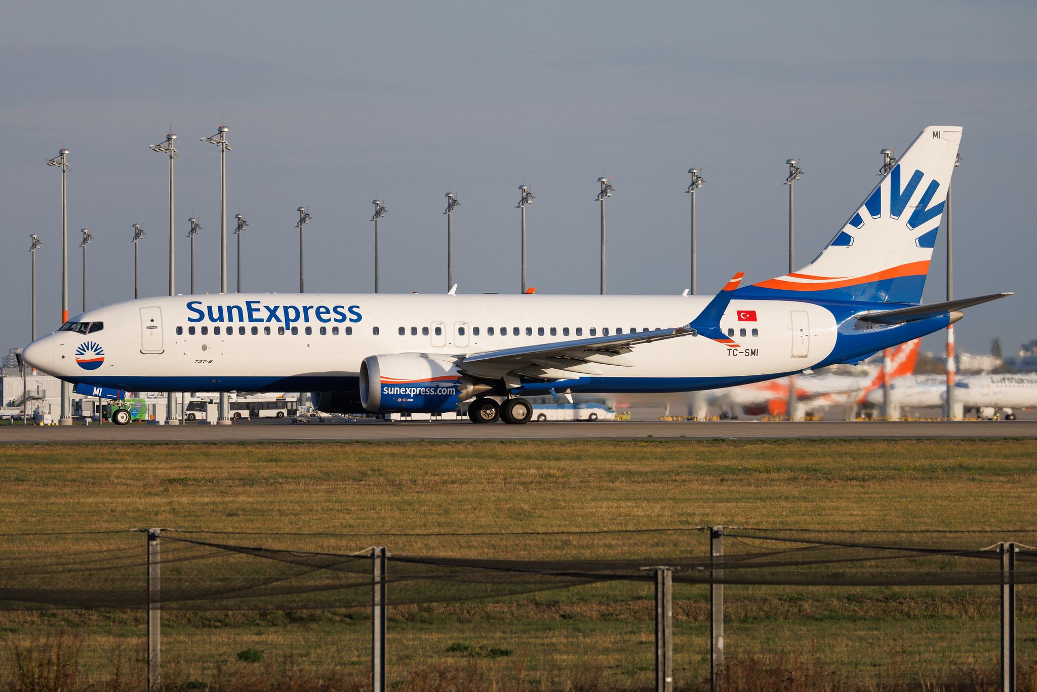 Flughafen Berlin Brandenburg: SunExpress (XQ / SXS) |  Boeing 737 MAX 8 B38M | TC-SMI | MSN 43566