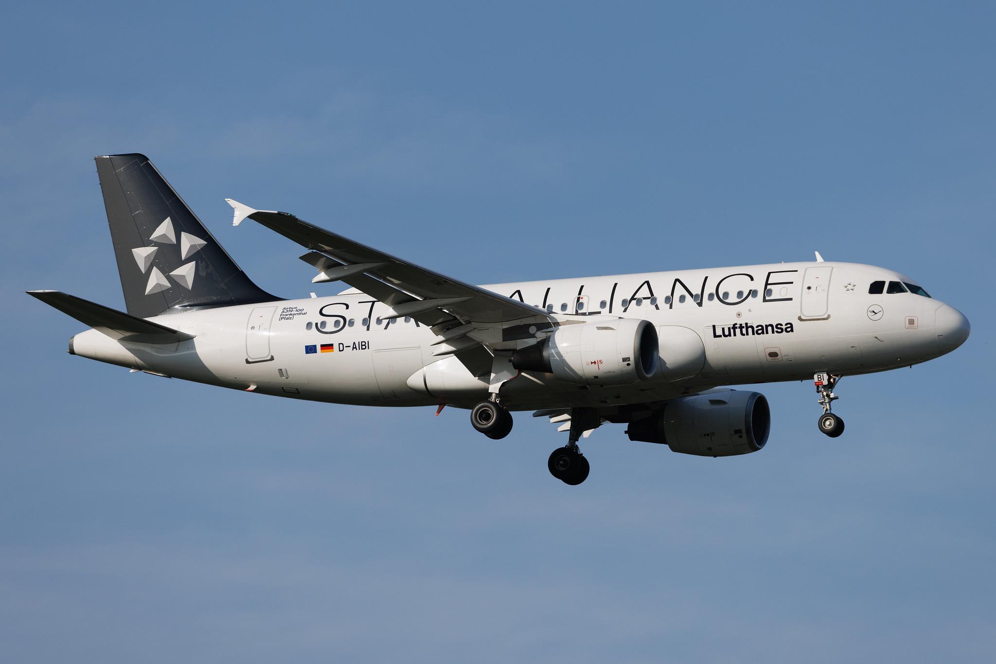 Hamburg Airport: Lufthansa (LH / DLH) | Livery: Star Alliance Livery | Airbus A319-112 A319 | D-AIBI | MSN 5284