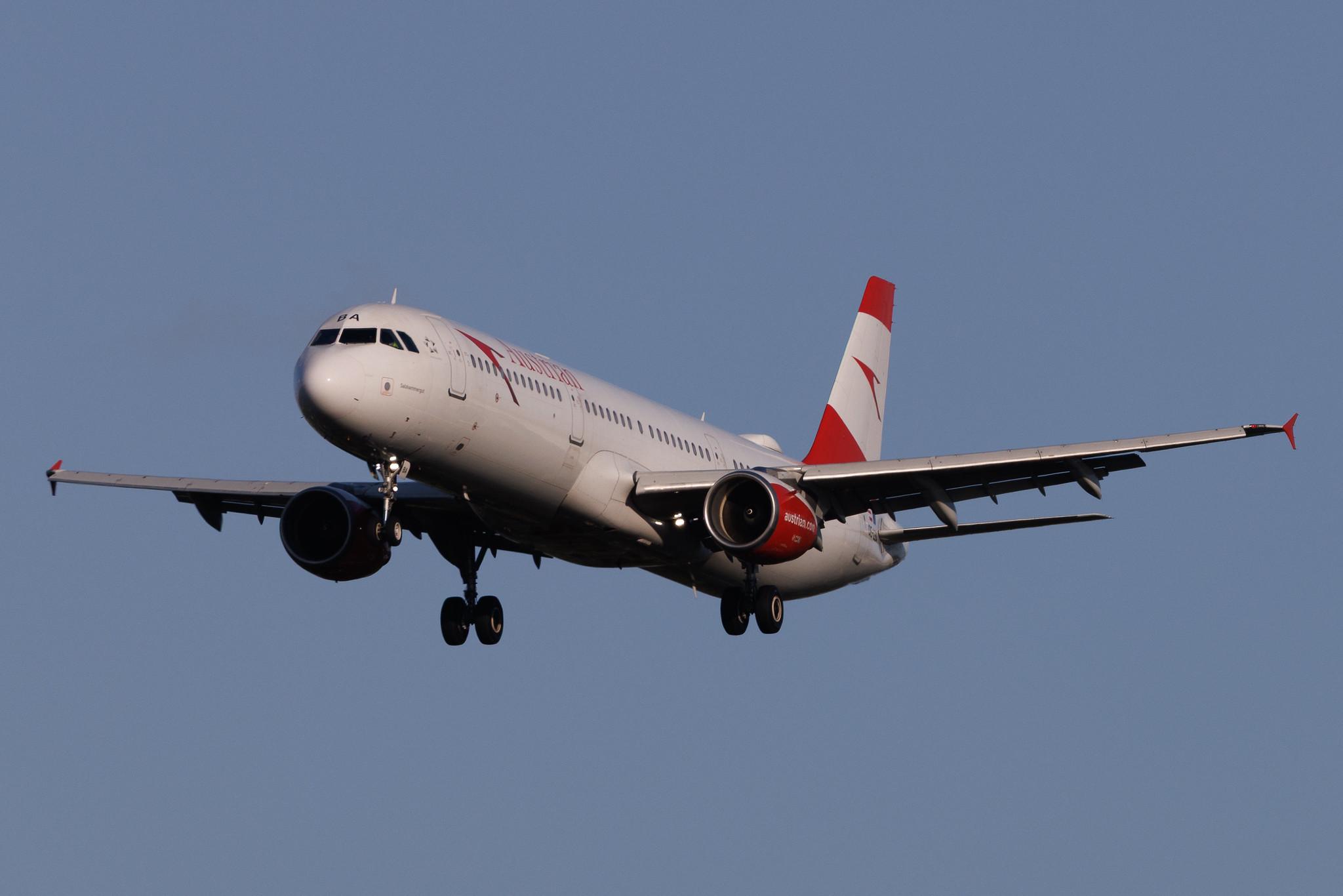 Hamburg Airport: Austrian Airlines (OS / AUA) | Airbus A321-111 A321 | OE-LBA | MSN 0552