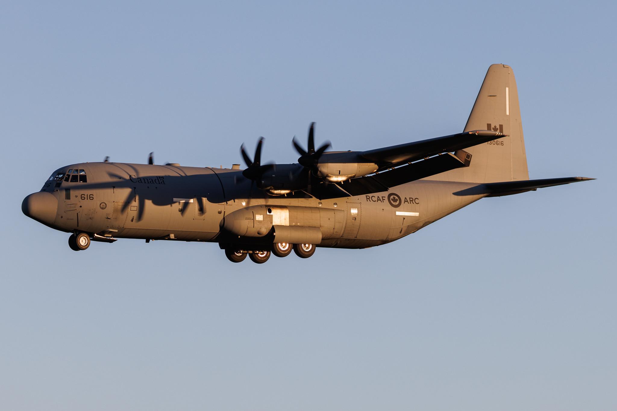Hamburg Airport: Royal Canadian Air Force (/ CFC) | Lockheed Martin CC-130J Super Hercules (C-130J-30) C130 | 130616 | MSN 382-5689