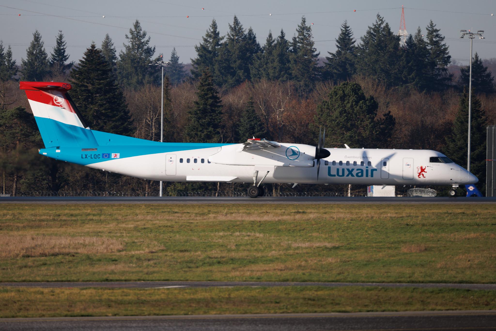 Luxembourg Findel Airport: Luxair (LG / LGL) | De Havilland Canada Dash 8-400 DH8D | LX-LQC | MSN 4513