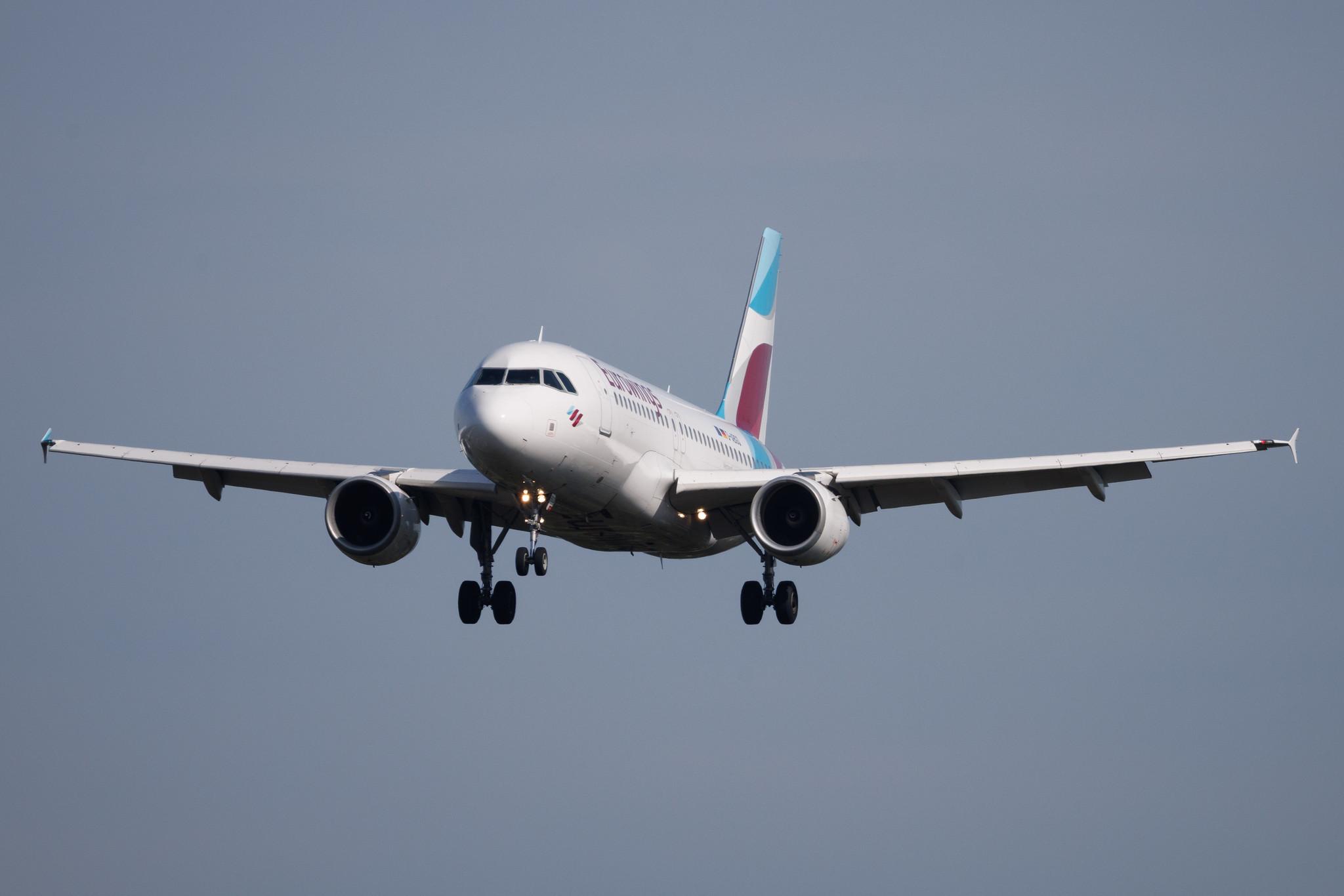 Hamburg Airport: Eurowings (EW / EWG) | Airbus A319-112 A319 | D-ABGQ | MSN 3700