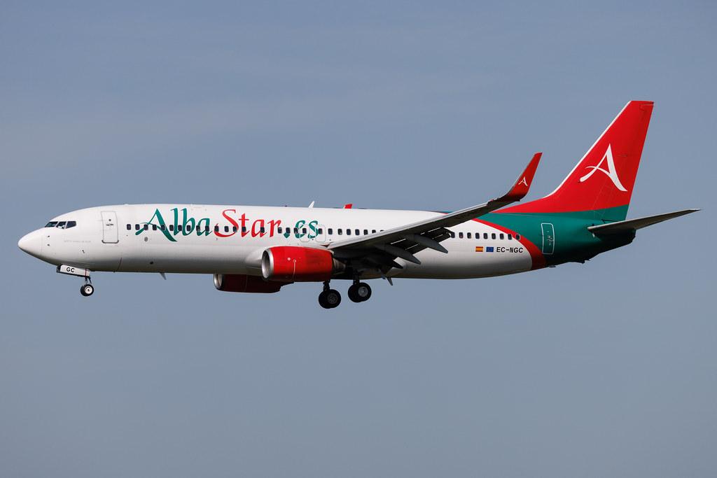 Hamburg Airport: AlbaStar (LAV) | Boeing 737-809 B738 | EC-NGC | MSN 28236