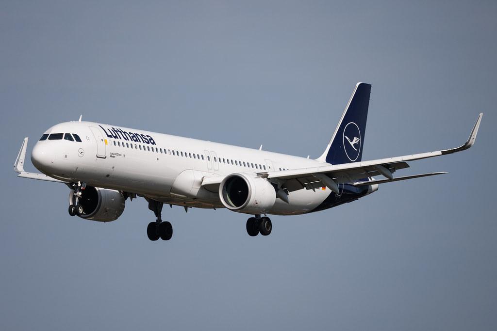 Hamburg Airport: Lufthansa (LH / DLH) | Airbus A321-271NX A21N | D-AIEE | MSN 9046