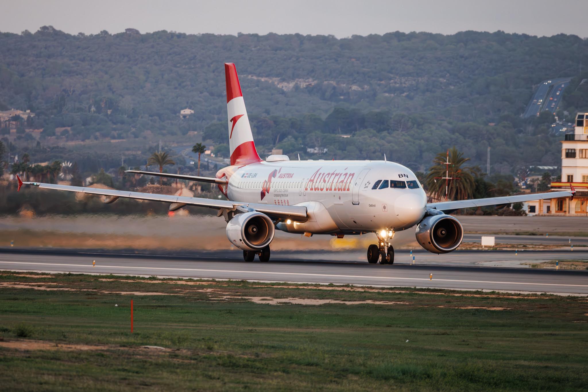 Palma de Mallorca Airport: Austrian Airlines (OS / AUA) |  Livery: EXPO 2025 Osaka Stickers |  Airbus A320-214 A320 | OE-LBN | MSN 0768