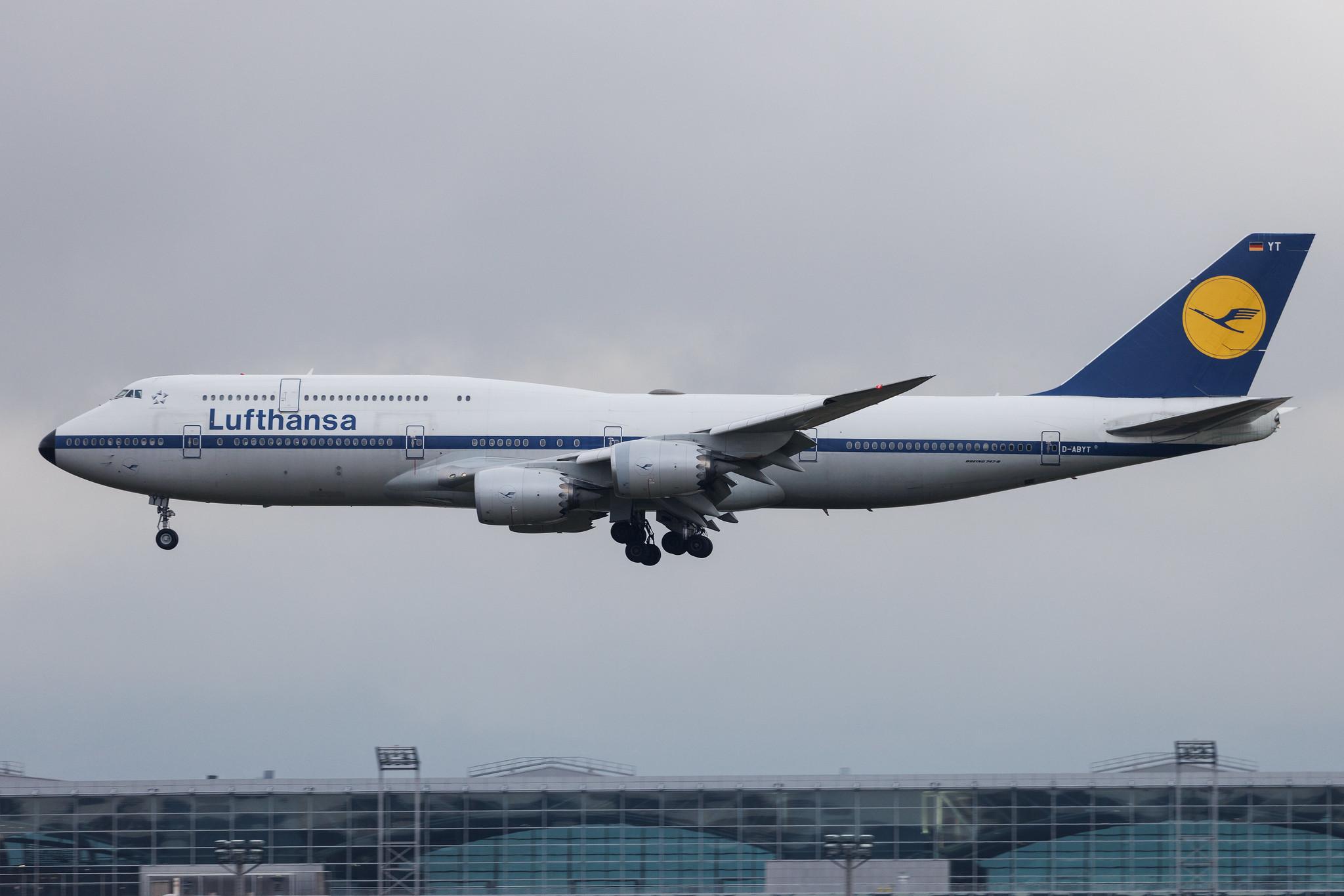 Frankfurt Airport: Lufthansa (LH / DLH) | Livery: Retro Livery | Boeing 747-830 B748 | D-ABYT | MSN 37844
