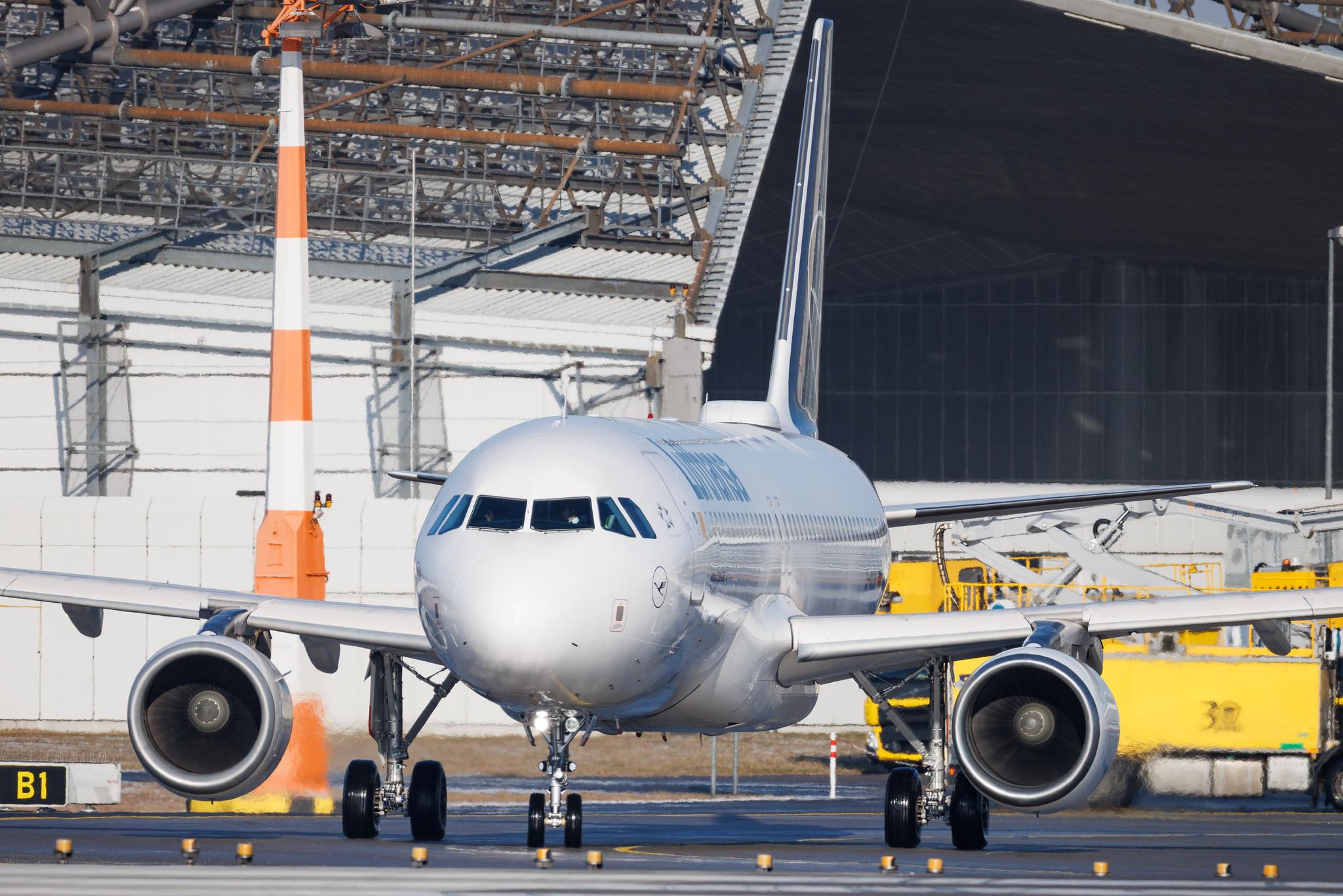 Munich Airport: Lufthansa (LH / DLH) | Airbus A320-214 A320 | D-AIUH | MSN 6225