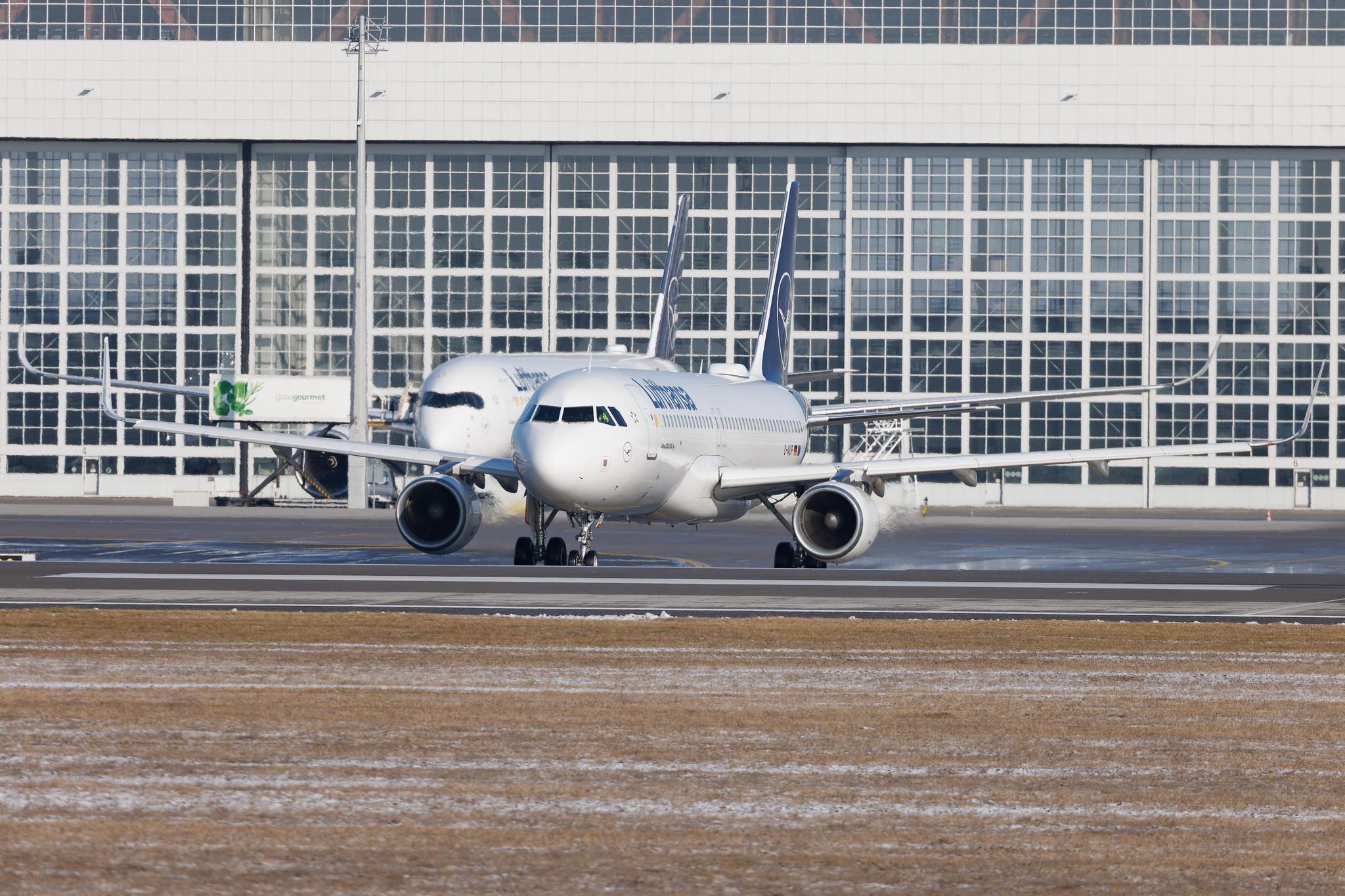 Munich Airport: Lufthansa (LH / DLH) | Airbus A320-214 A320 | D-AIUP | MSN 6807