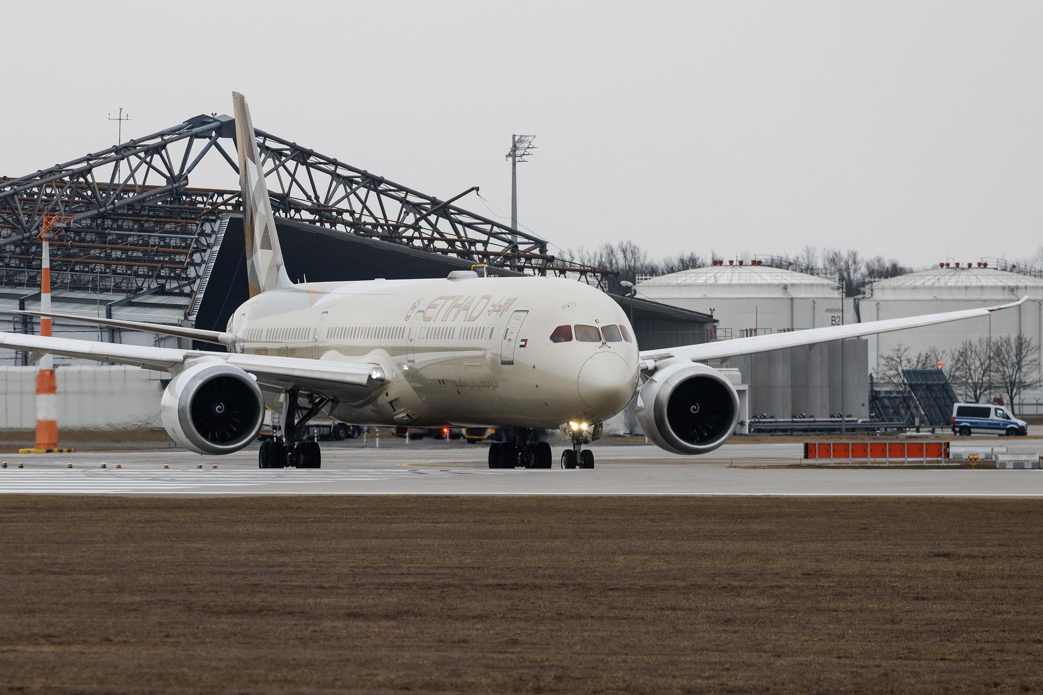 Munich Airport: Etihad Airways (EY / ETD) | Boeing 787-10 Dreamliner B78X | A6-BMC | MSN 60757