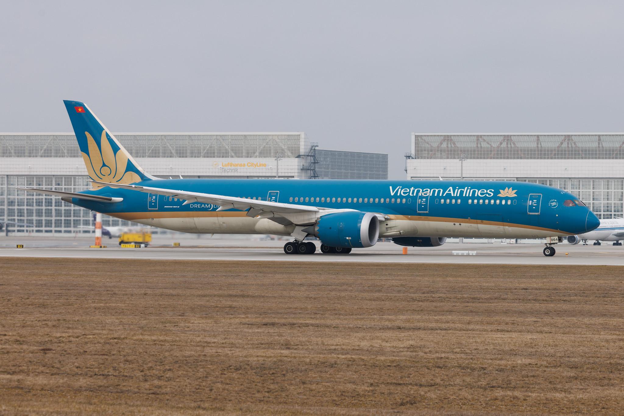 Munich Airport: Vietnam Airlines (VN / HVN) | Boeing 787-9 Dreamliner B789 | VN-A864 | MSN 35154