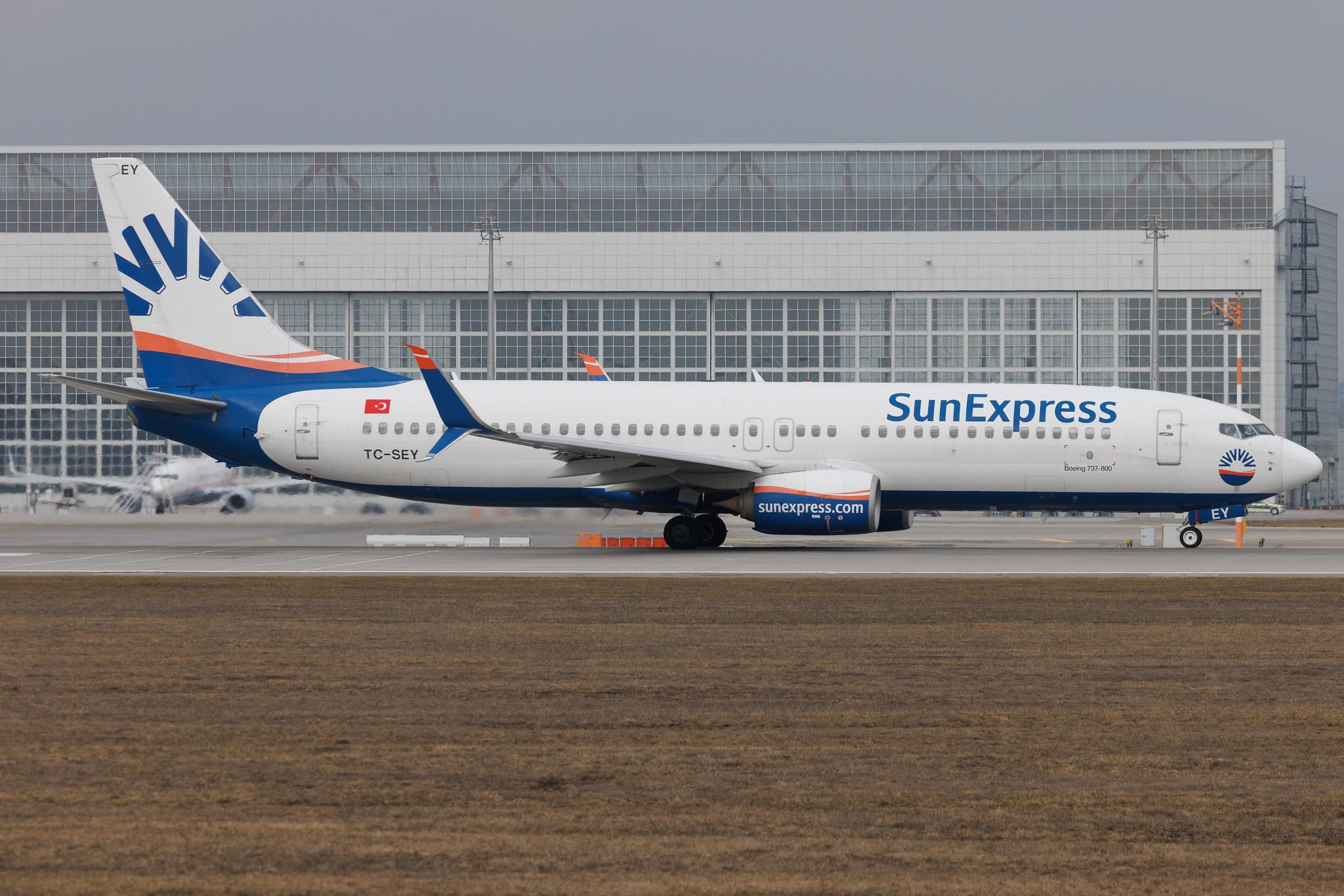 Munich Airport: SunExpress (XQ / SXS) | Boeing 737-8HC B738 | TC-SEY | MSN 61182