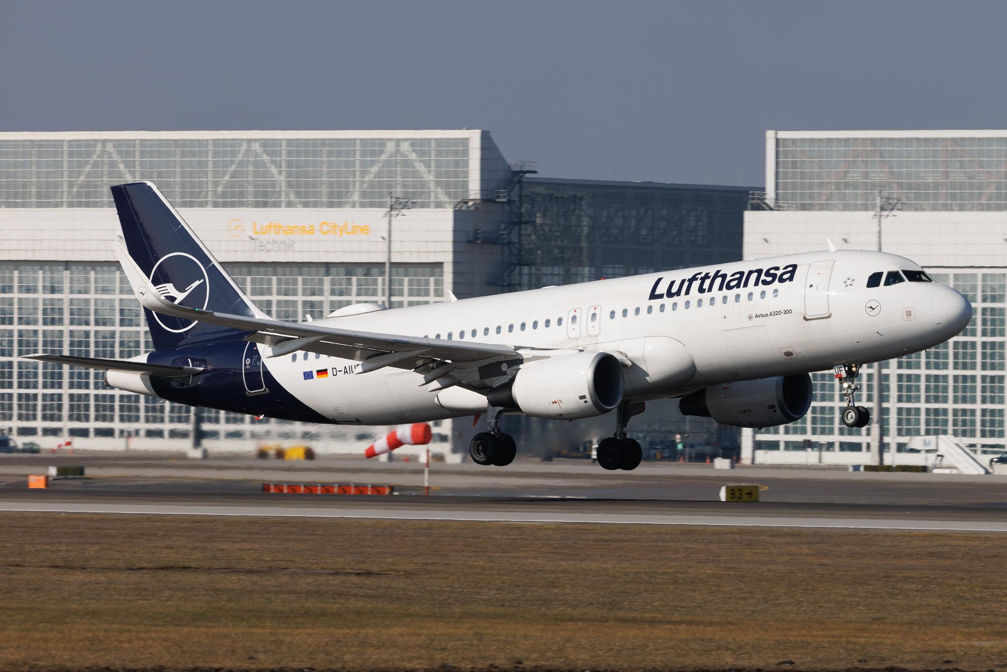 Munich Airport: Lufthansa (LH / DLH) | Airbus A320-214 A320 | D-AIUF | MSN 6141