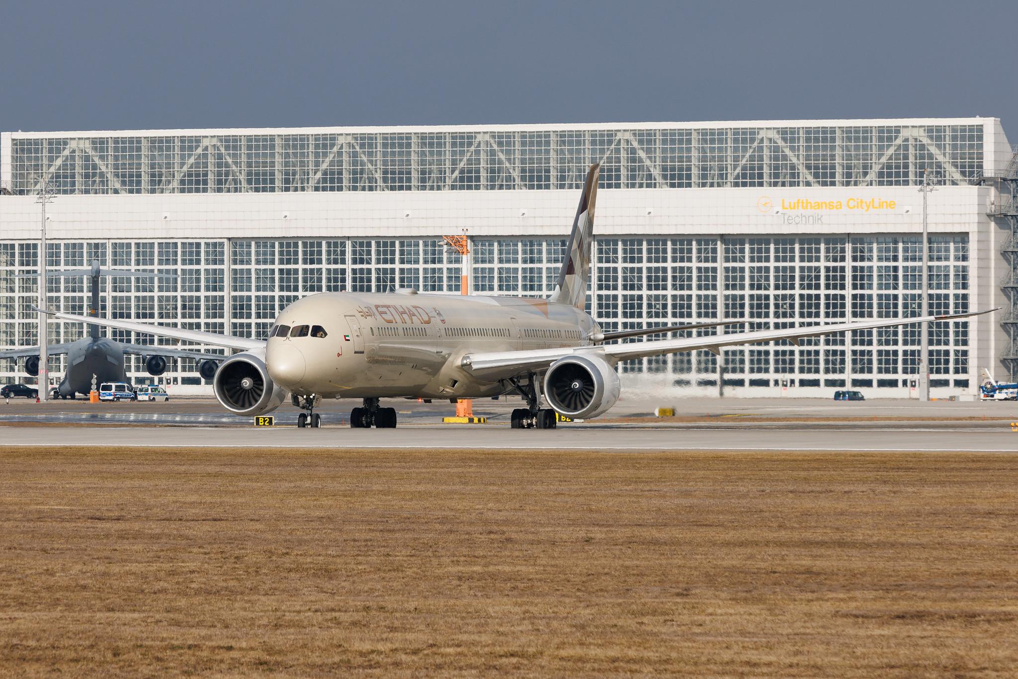 Munich Airport: Etihad Airways (EY / ETD) | Boeing 787-10 Dreamliner B78X | A6-BMF | MSN 60761