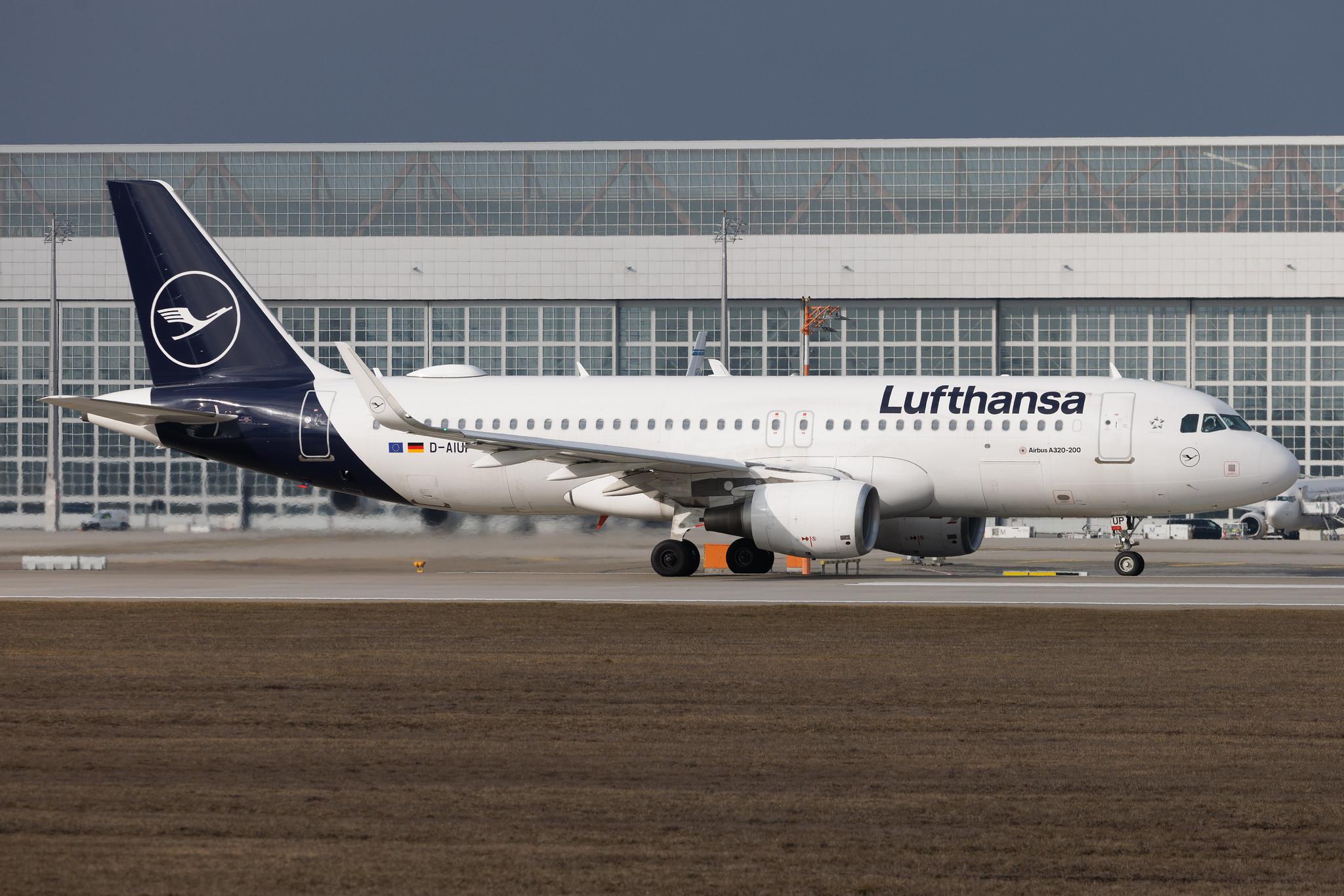 Munich Airport: Lufthansa (LH / DLH) | Airbus A320-214 A320 | D-AIUP | MSN 6807