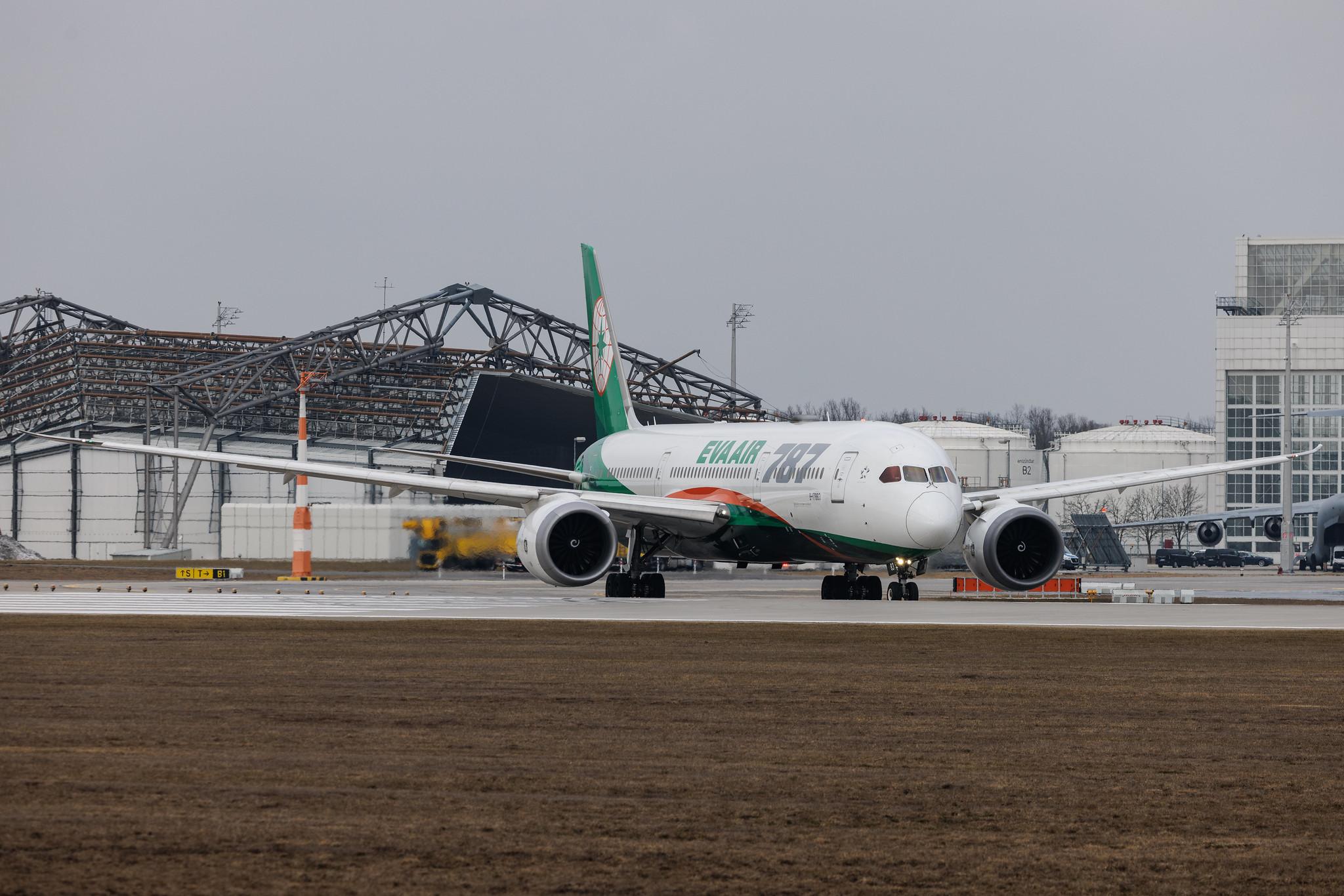 Munich Airport: EVA Air (BR / EVA) | Boeing 787-9 Dreamliner B789 | B-17883 | MSN 42119