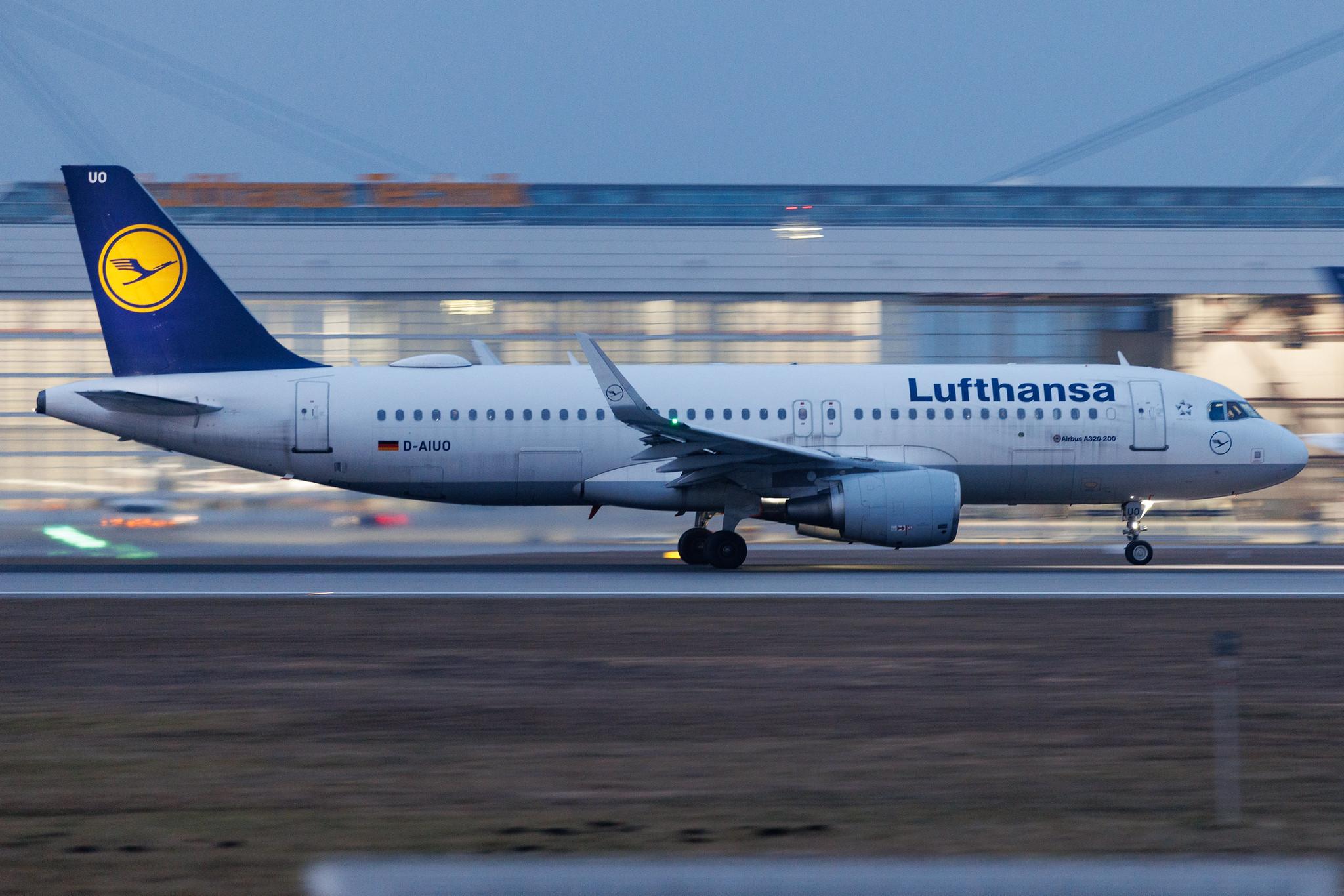 Munich Airport: Lufthansa (LH / DLH) | Airbus A320-214 A320 | D-AIUO | MSN 6636