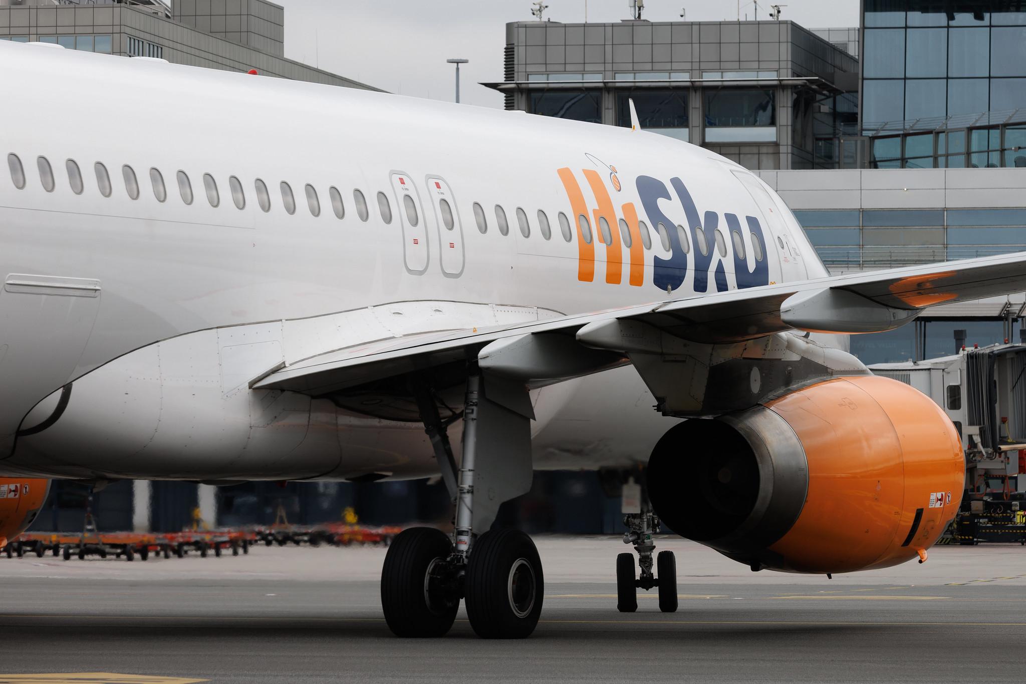 Hamburg Airport: HiSky (/ HYM) | Operator: HiSky Europe | Airbus A320-232 A320 | YR-BEE | MSN 06223