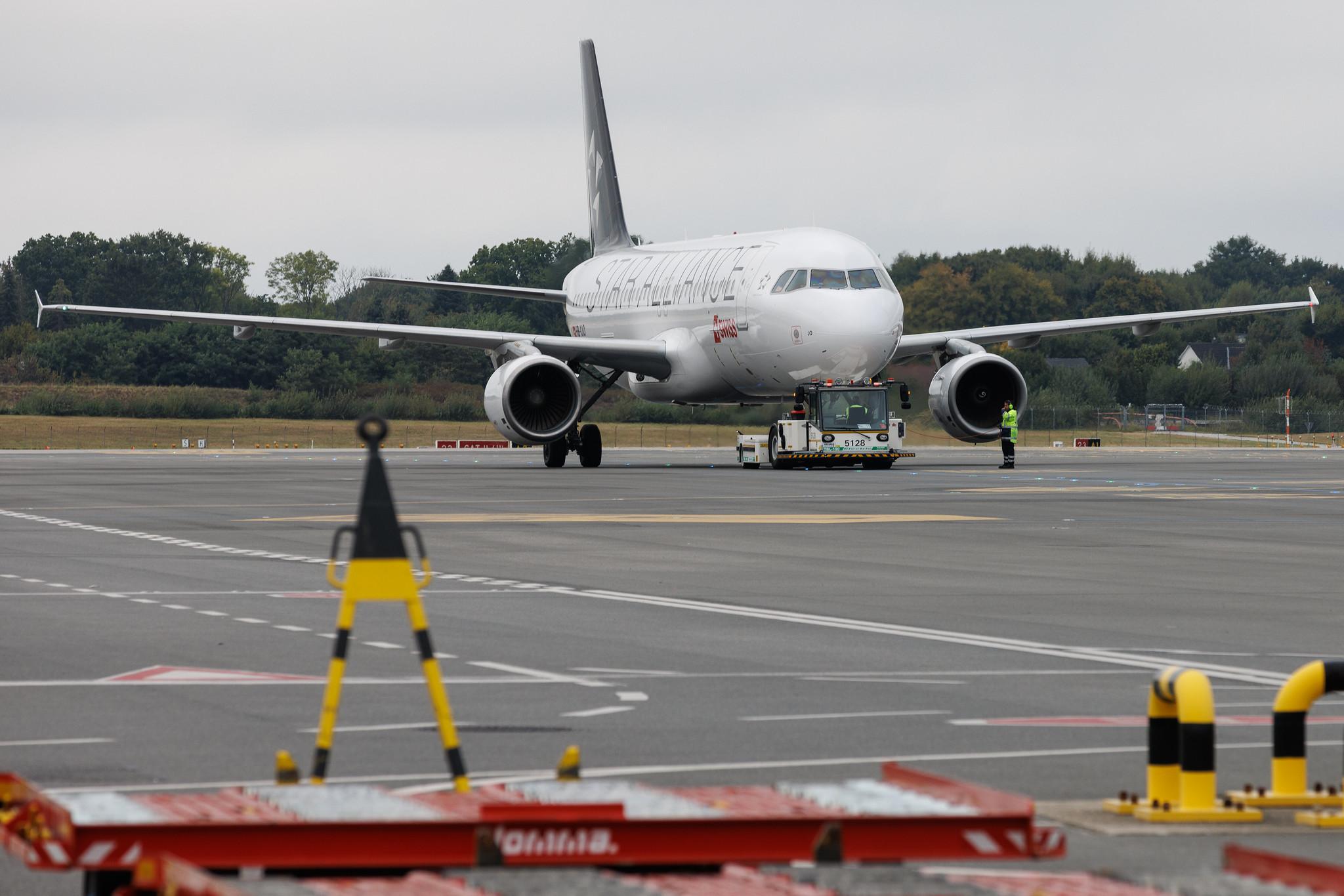 Hamburg Airport: Swiss (LX / SWR) | Livery: Star Alliance Livery | Airbus A320-214 A320 | HB-IJO | MSN 0673