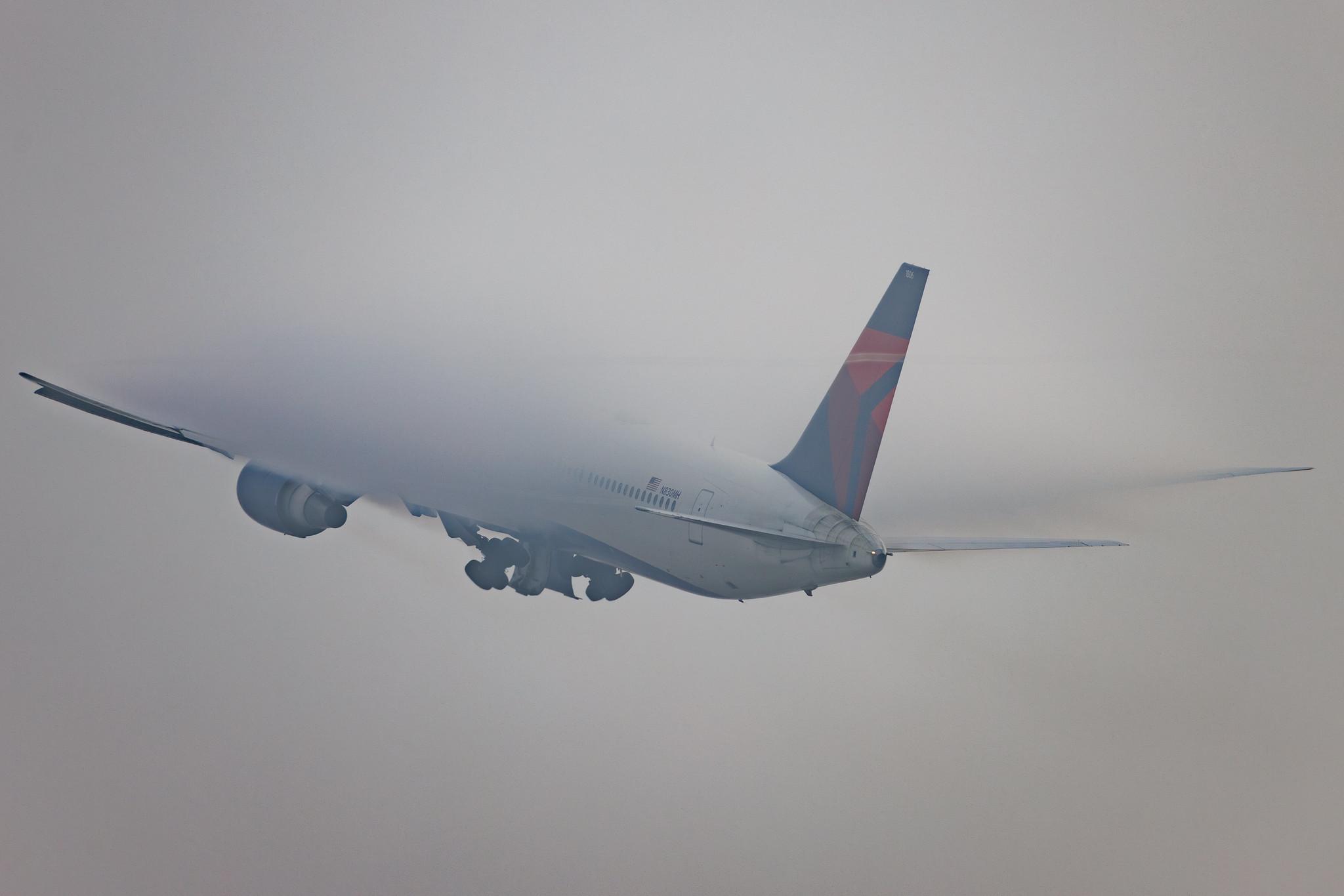 Flughafen Zürich: Delta Air Lines (DL / DAL) | Boeing 767-432(ER) B764 | N830MH | MSN 29701