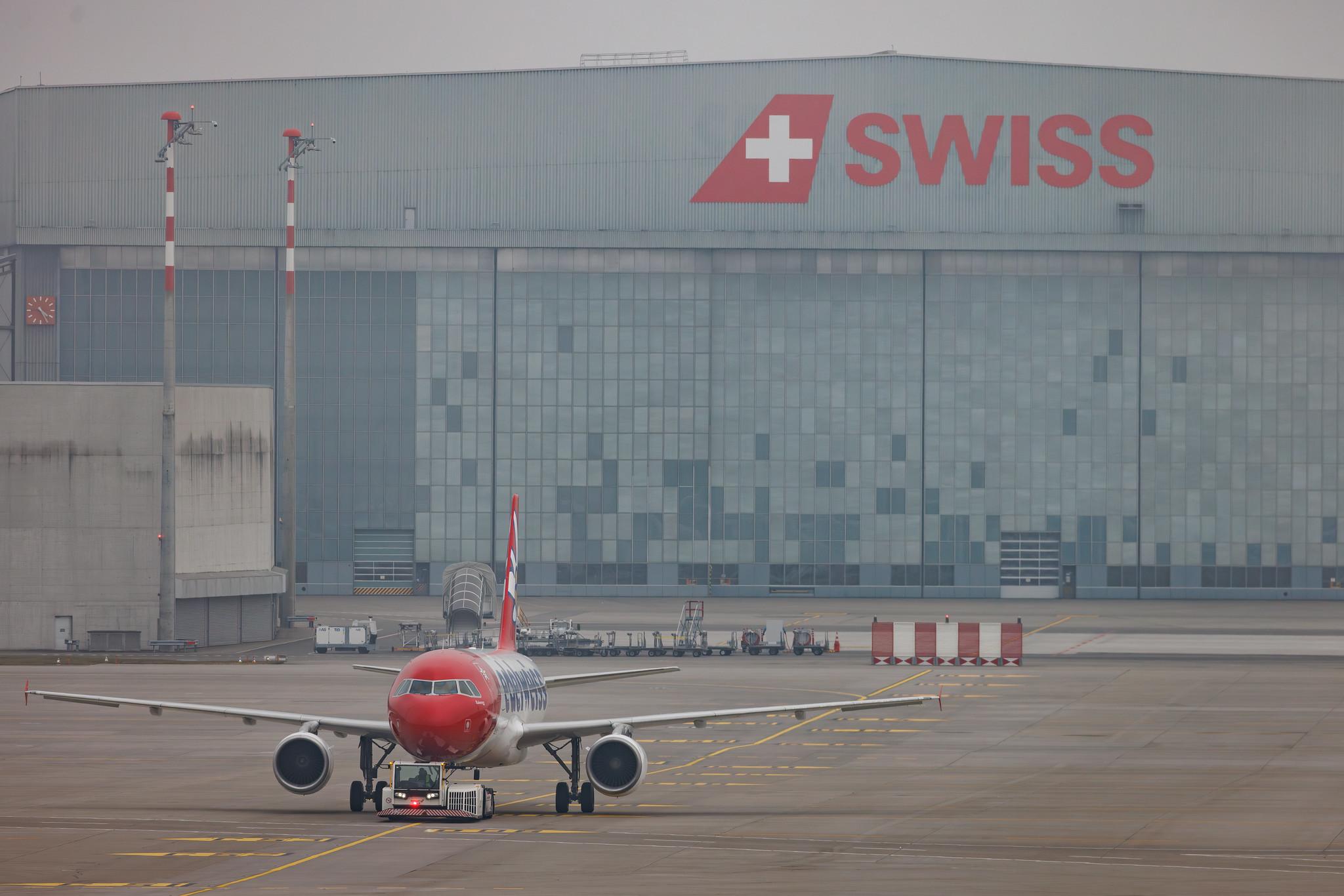 Flughafen Zürich: Edelweiss Air (WK / EDW) | Airbus A320-214 A320 | HB-IHZ | MSN 1026