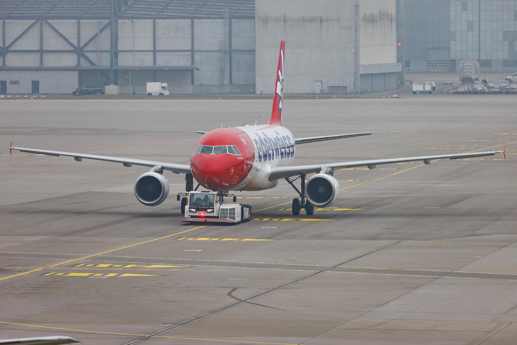 Flughafen Zürich: Edelweiss Air (WK / EDW) | Airbus A320-214 A320 | HB-IHZ | MSN 1026