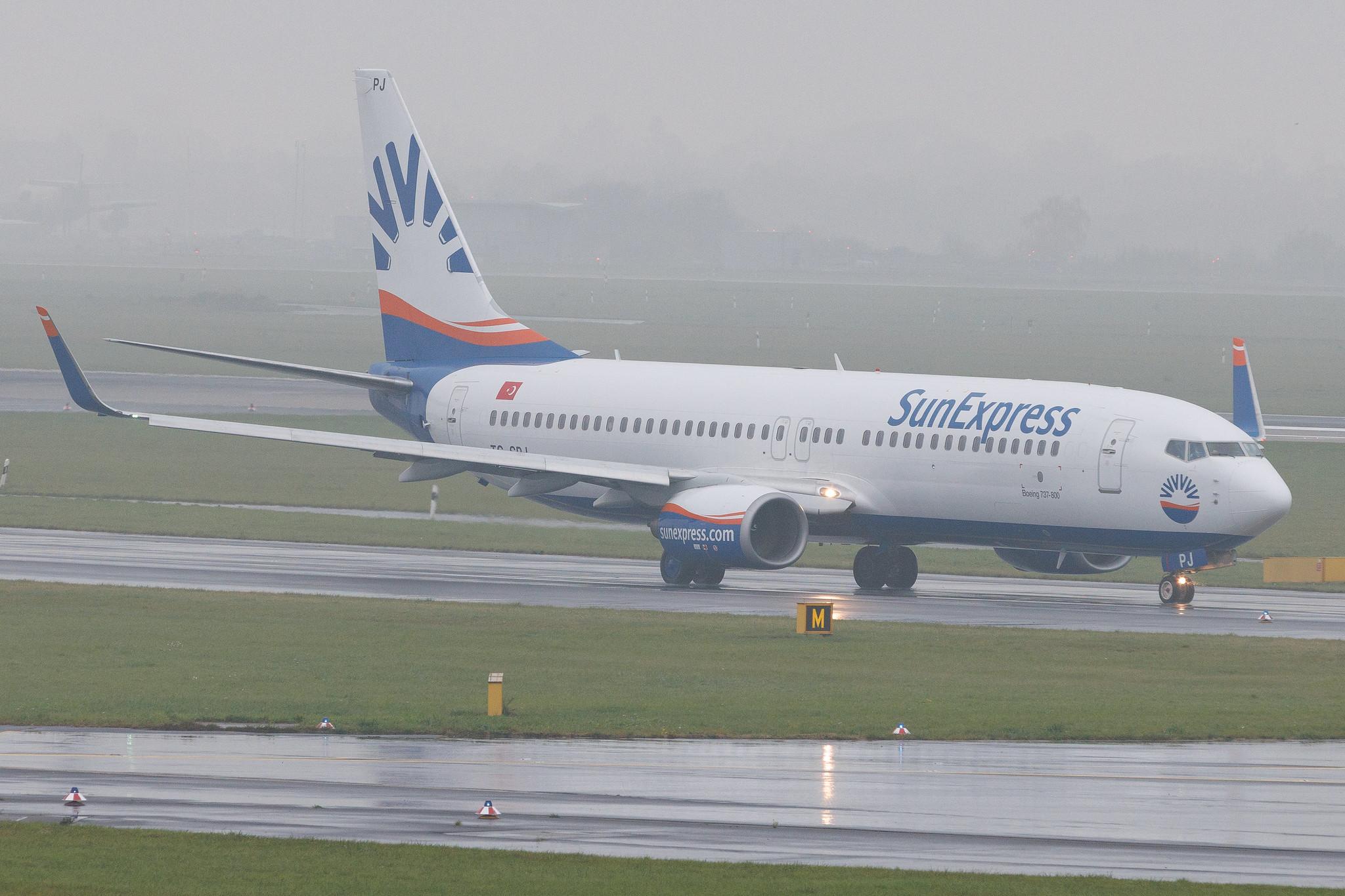 Düsseldorf Airport: SunExpress (XQ / SXS) | Boeing 737-82R B738 | TC-SPJ | MSN 40725