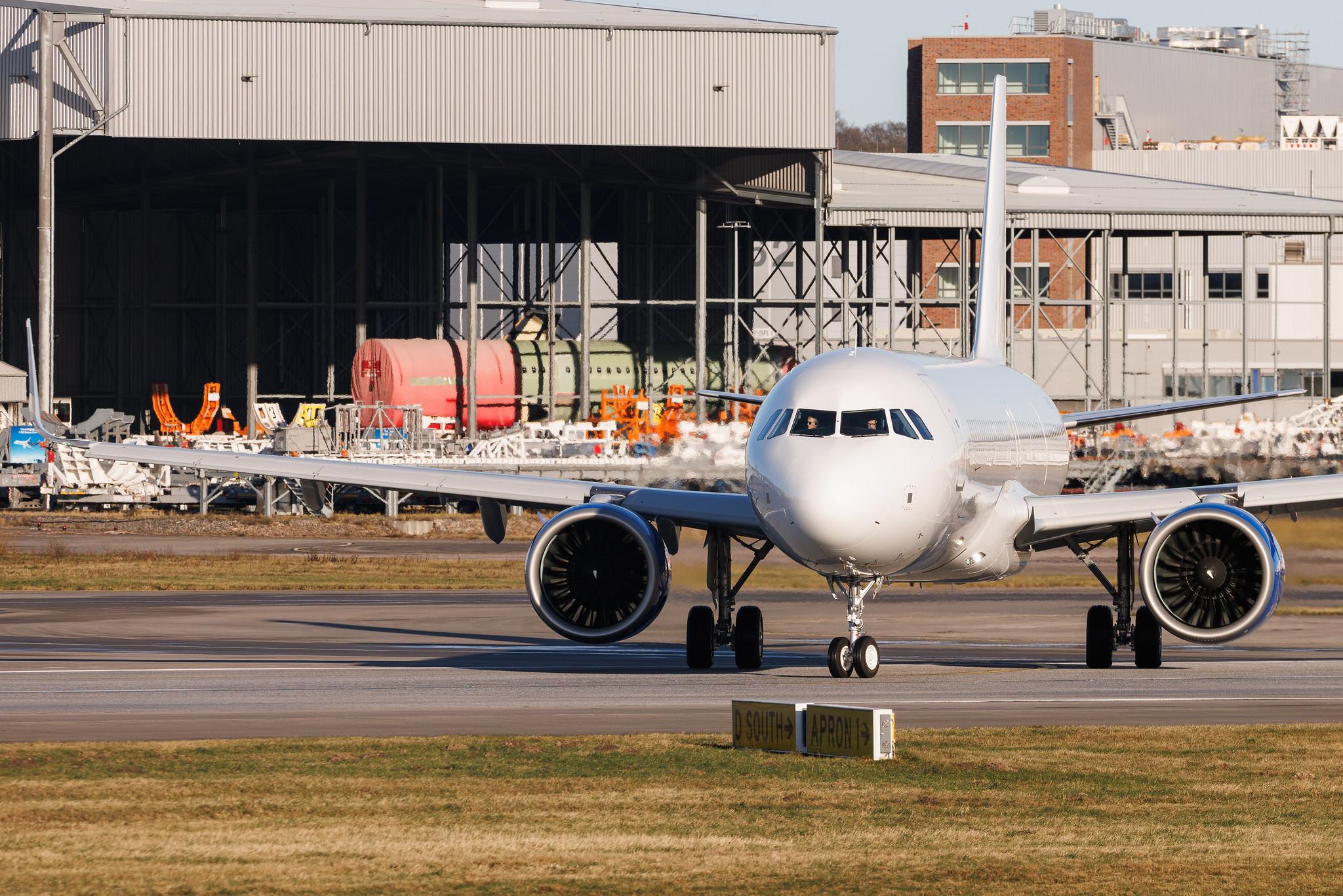 Hamburg Finkenwerder: Aegean Airlines | Airbus A321-271NY(XLR) A21N | F-WHUE | SX- | MSN 12475