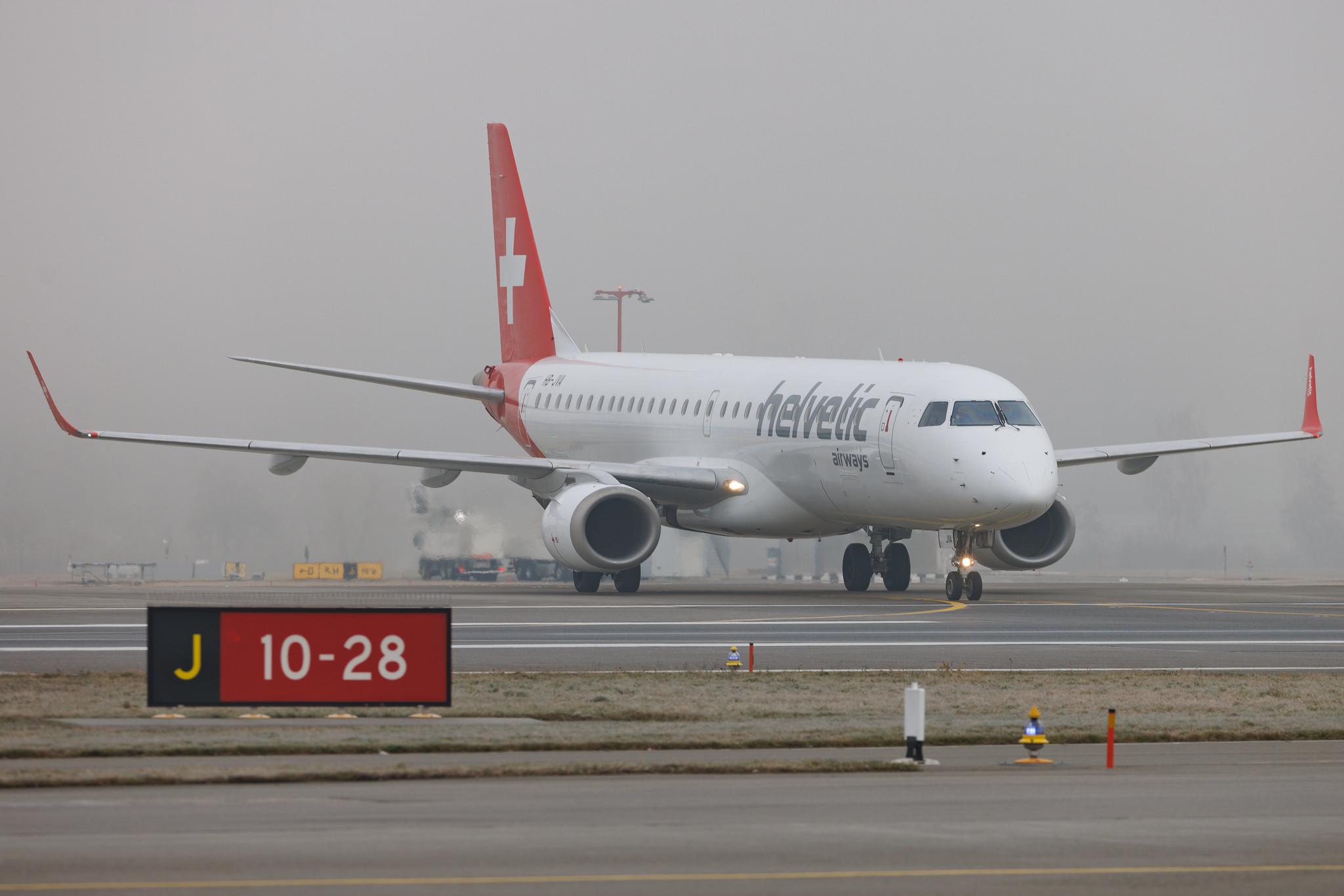 Flughafen Zürich: Helvetic Airways (2L / OAW) | Embraer E195AR E195 | HB-JVA | MSN 19000491