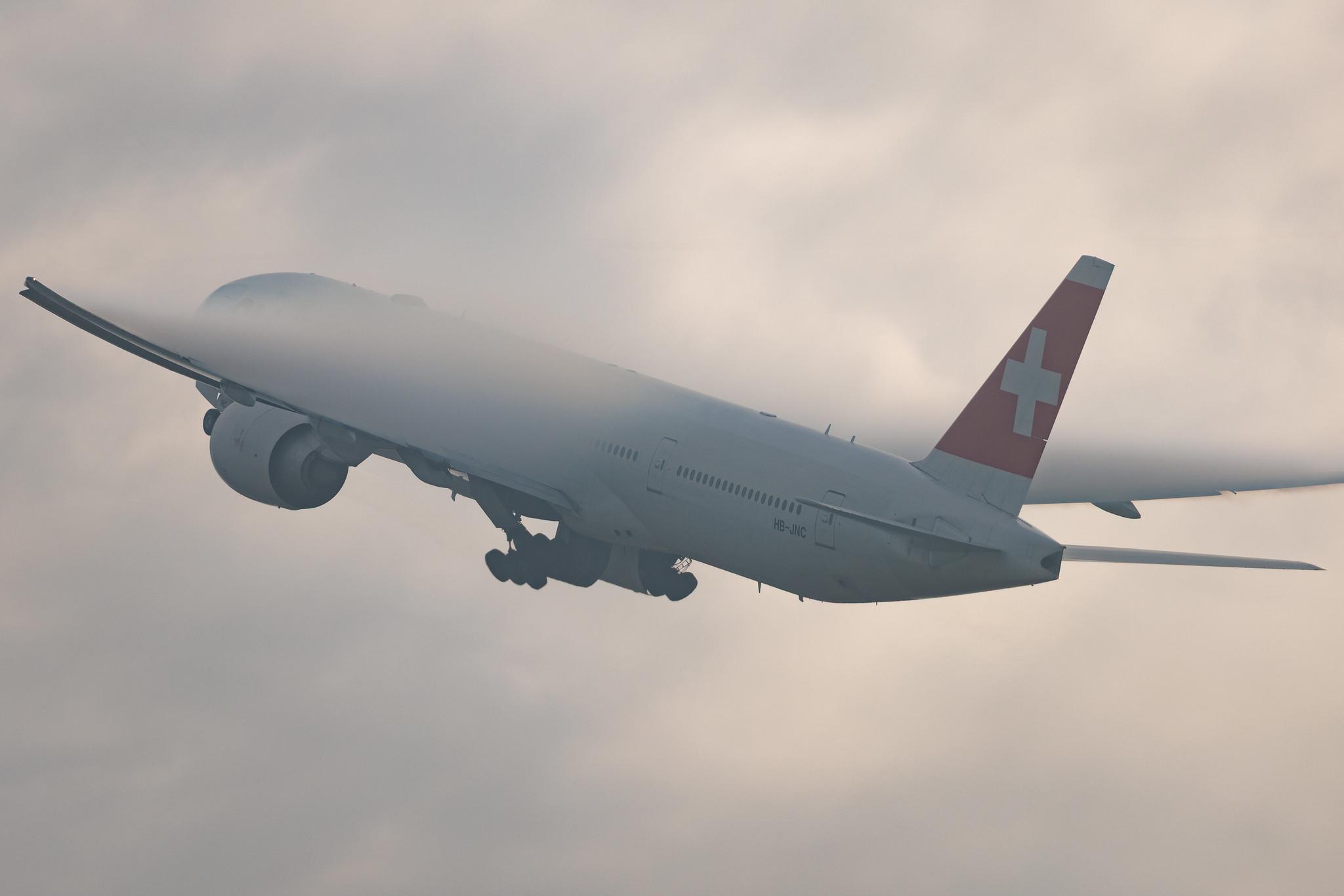 Flughafen Zürich: Swiss (LX / SWR) | Boeing 777-3DE(ER) B77W | HB-JNC | MSN 44584