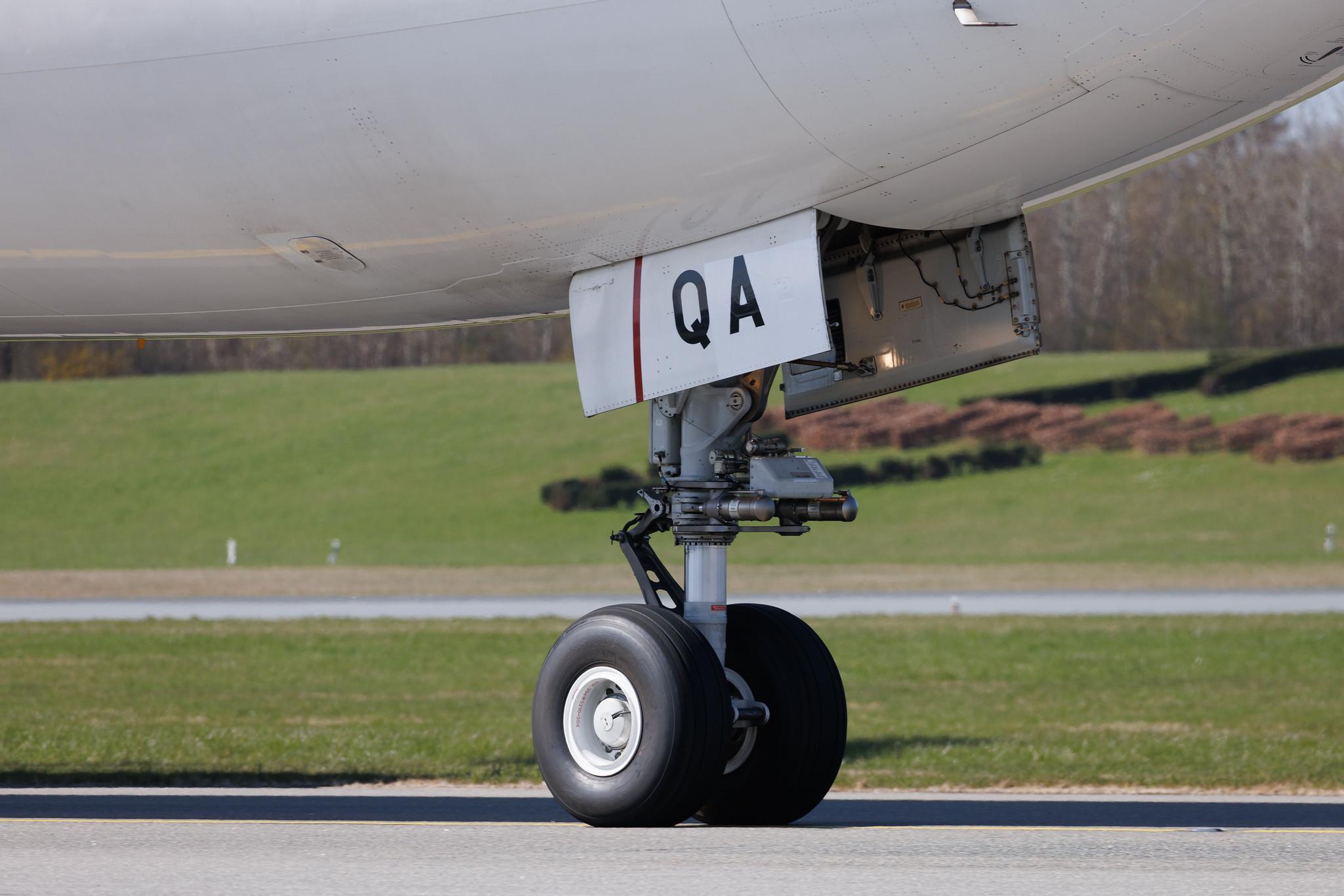 Hamburg Airport: Emirates (EK / UAE) | Boeing 777-31H(ER) B77W | A6-EQA | MSN 42346