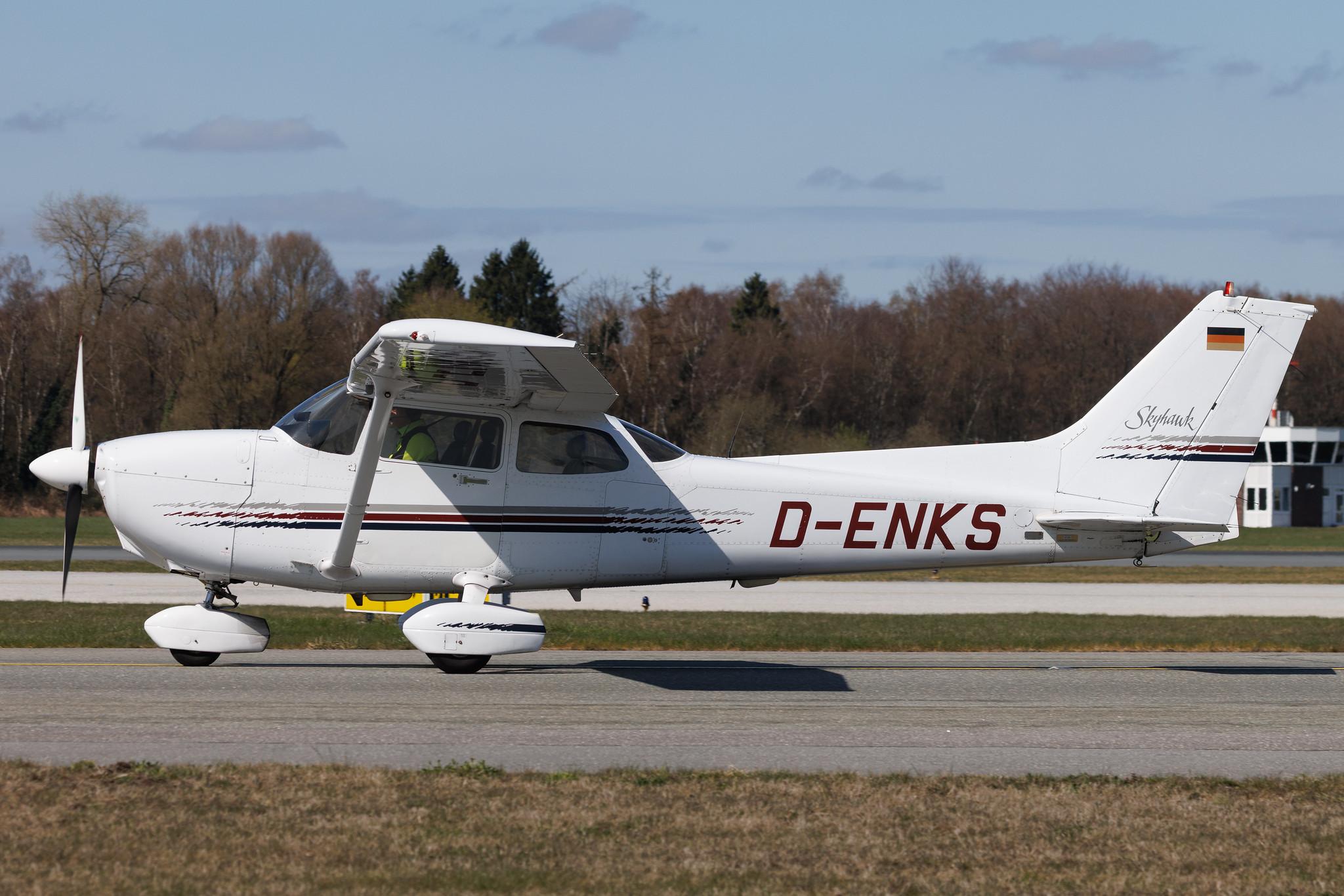 Hamburg Airport: Hanseatischer Fliegerclub Hamburg | Cessna 172R C172 | D-ENKS | MSN 172-80136