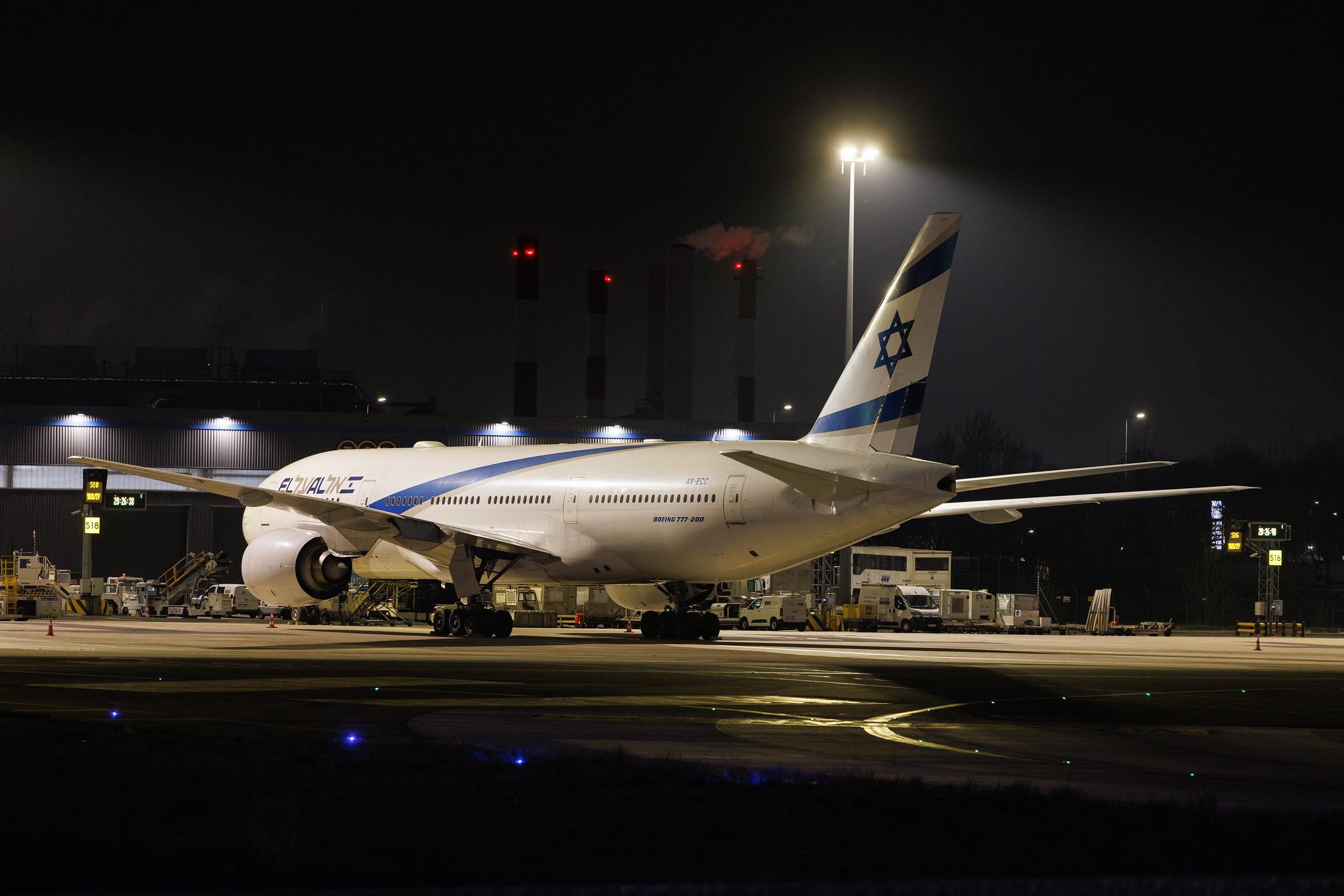 Paris Charles de Gaulle Airport: El Al (LY / ELY) | Boeing 777-258(ER) B772 | 4X-ECC | MSN 30833