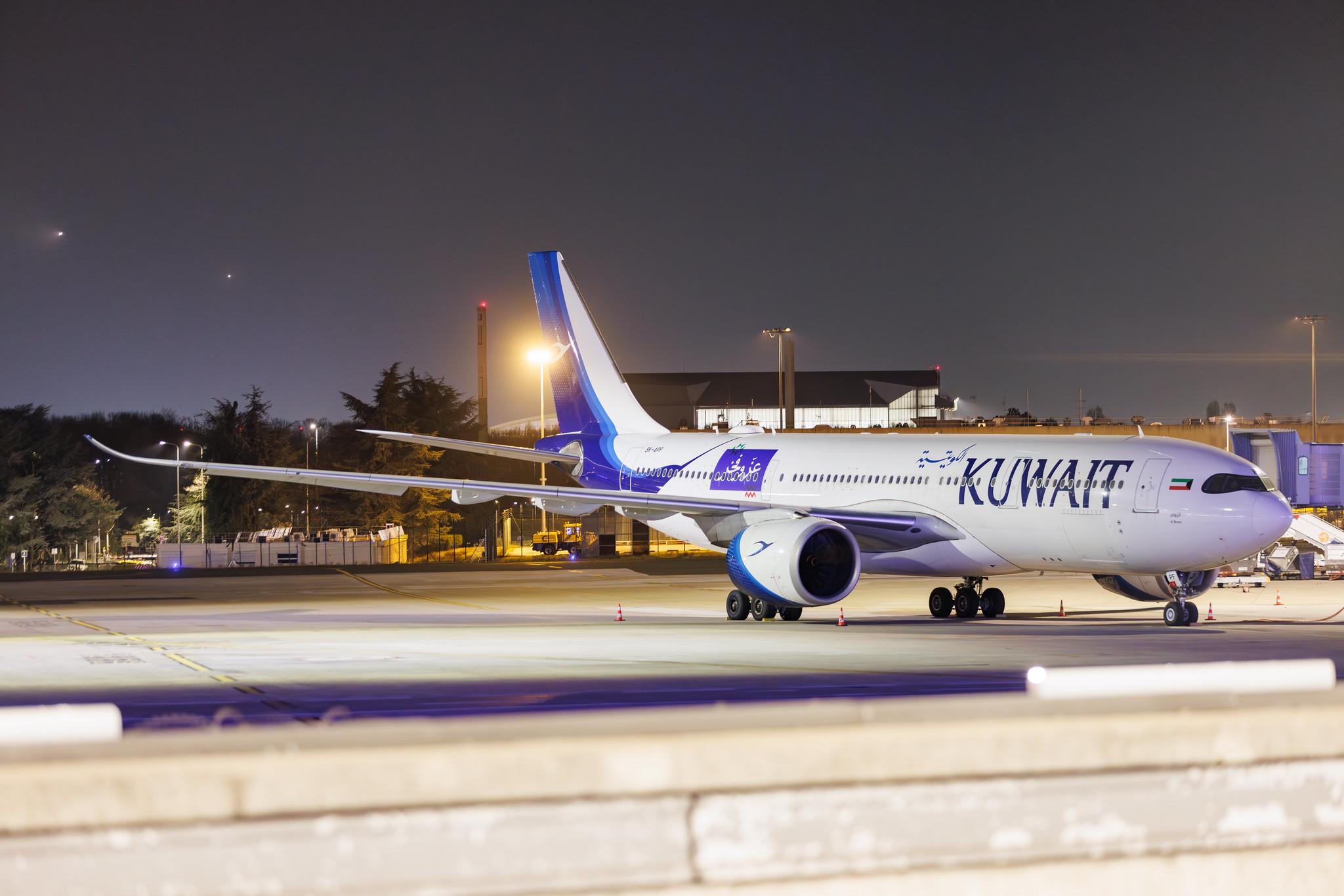 Paris Charles de Gaulle Airport: Kuwait Airways (KU / KAC) | Airbus A330-841 A338 | 9K-APF | MSN 1964