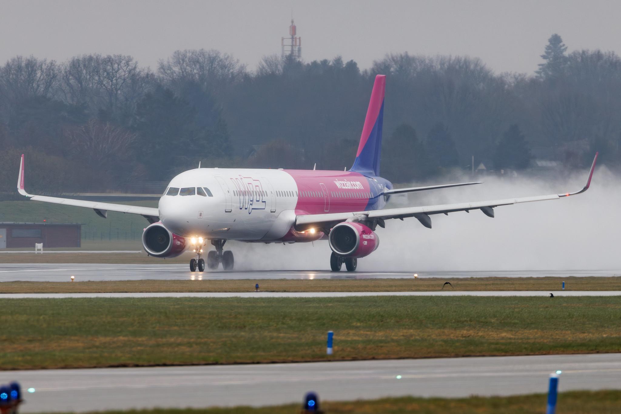 Hamburg Airport: Wizz Air (W6 / WZZ) | Airbus A321-231 A321 | HA-LXF | MSN 7155