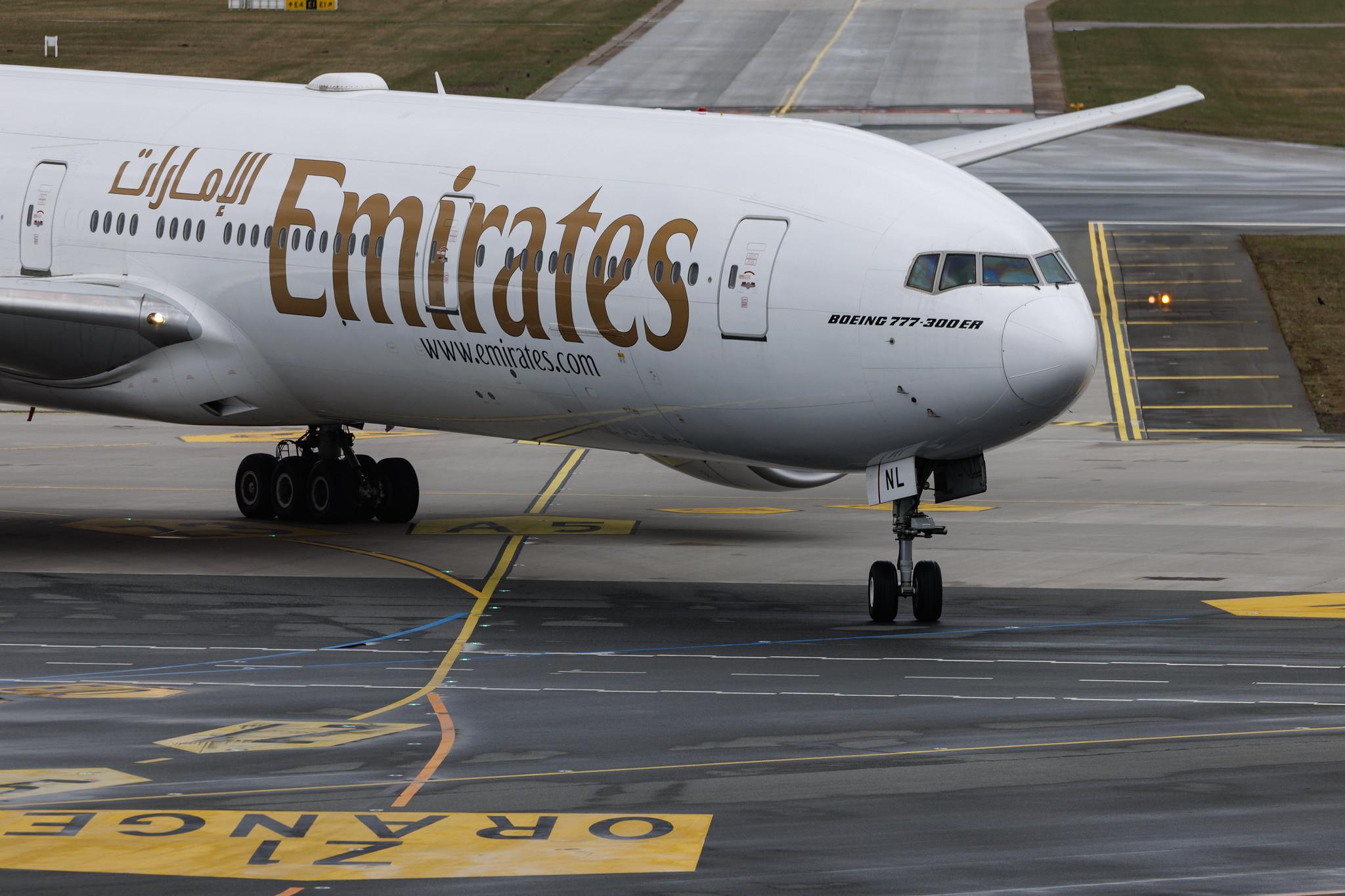 Hamburg Airport: Emirates (EK / UAE) | Boeing 777-31H(ER) B77W | A6-ENL | MSN 41370