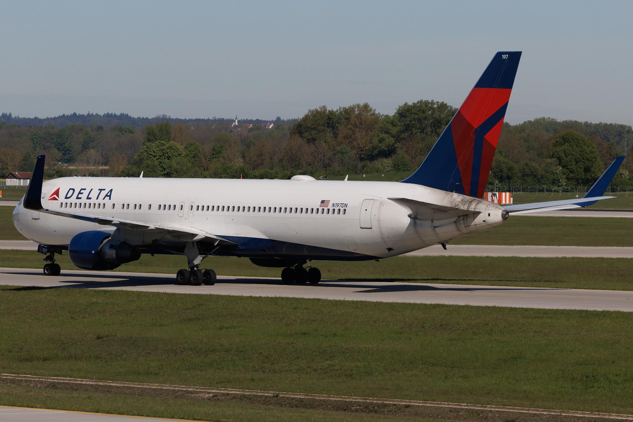 Munich Airport: Delta Air Lines (DL / DAL) | Boeing 767-332(ER) B763 | N197DN | MSN 28454