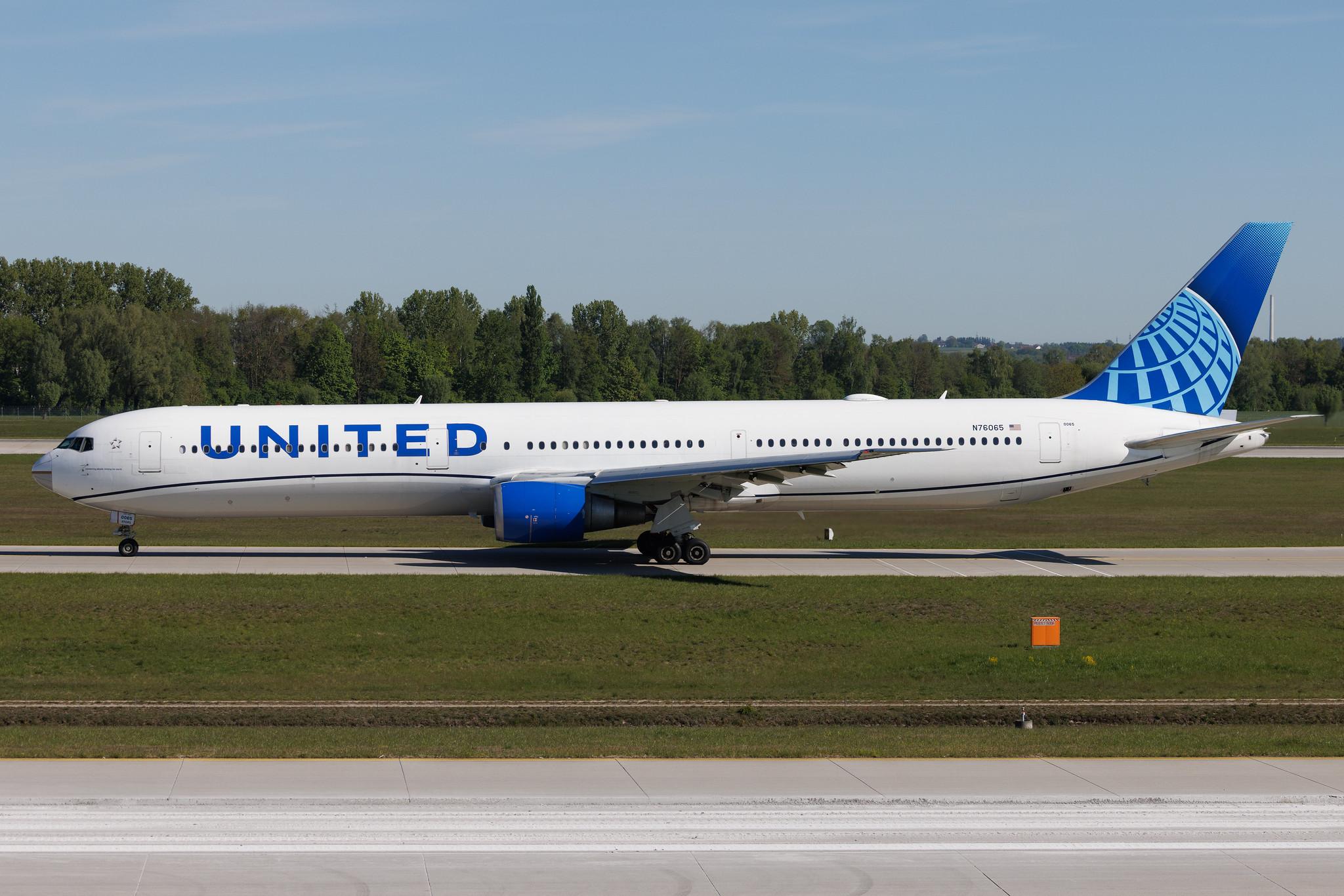 Munich Airport: United Airlines (UA / UAL) | Boeing 767-424(ER) B764 | N76065 | MSN 29460
