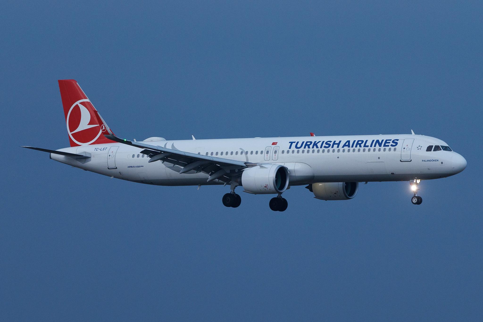 Köln Bonn Airport: Turkish Airlines (TK / THY) | Airbus A321-271NX A21N | TC-LST | MSN 09326