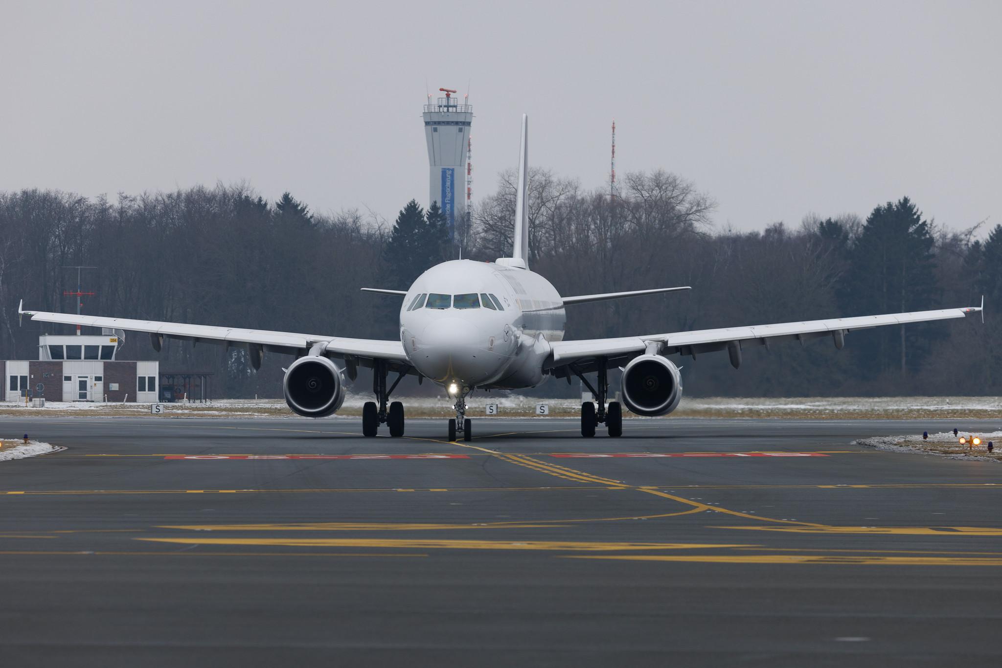 Hamburg Airport: Lufthansa (LH / DLH) | Airbus A321-131 A321 | D-AIRN | MSN 0560