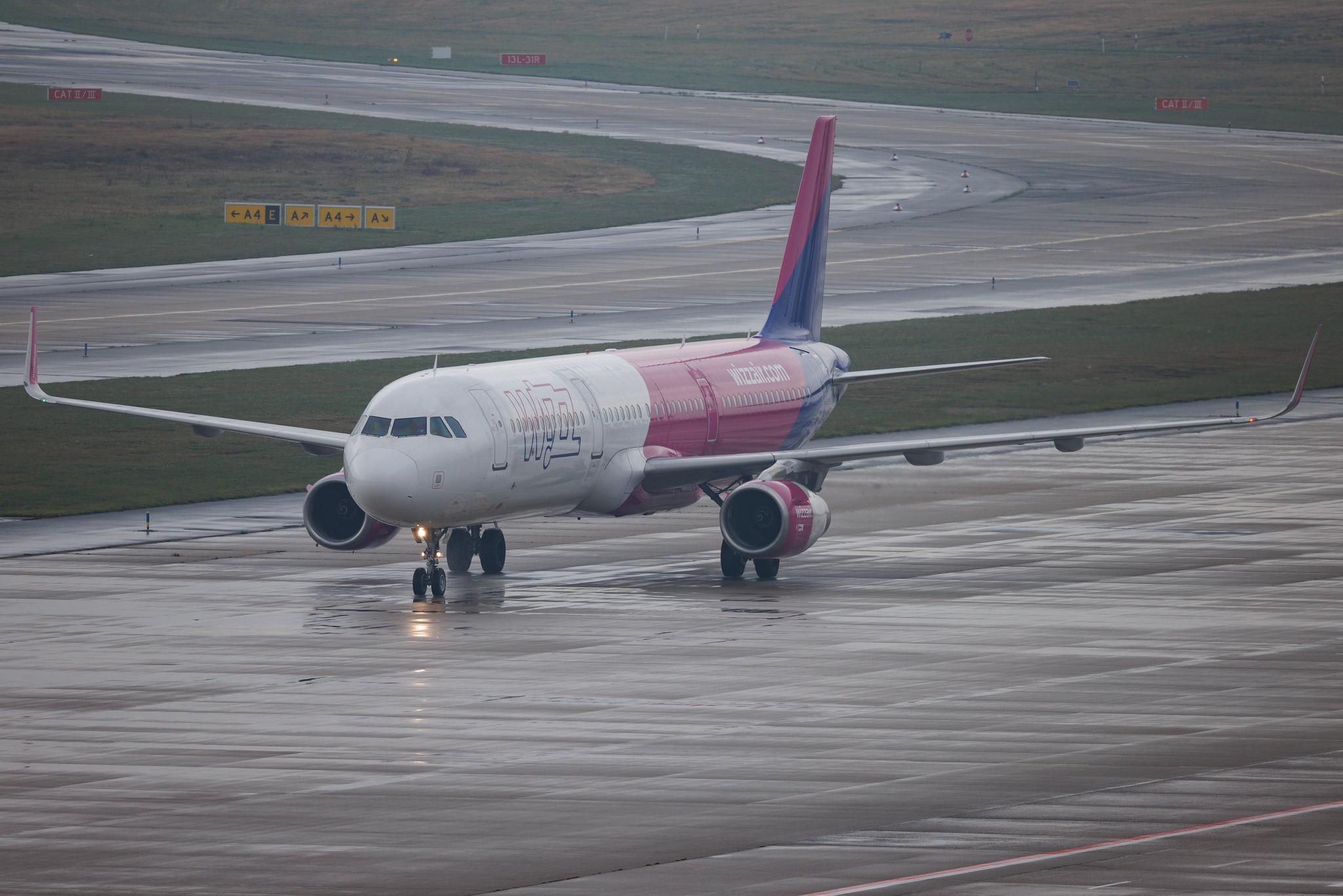 Köln Bonn Airport: Wizz Air (W6 / WZZ) | Airbus A321-231 A321 | HA-LXI | MSN 7280