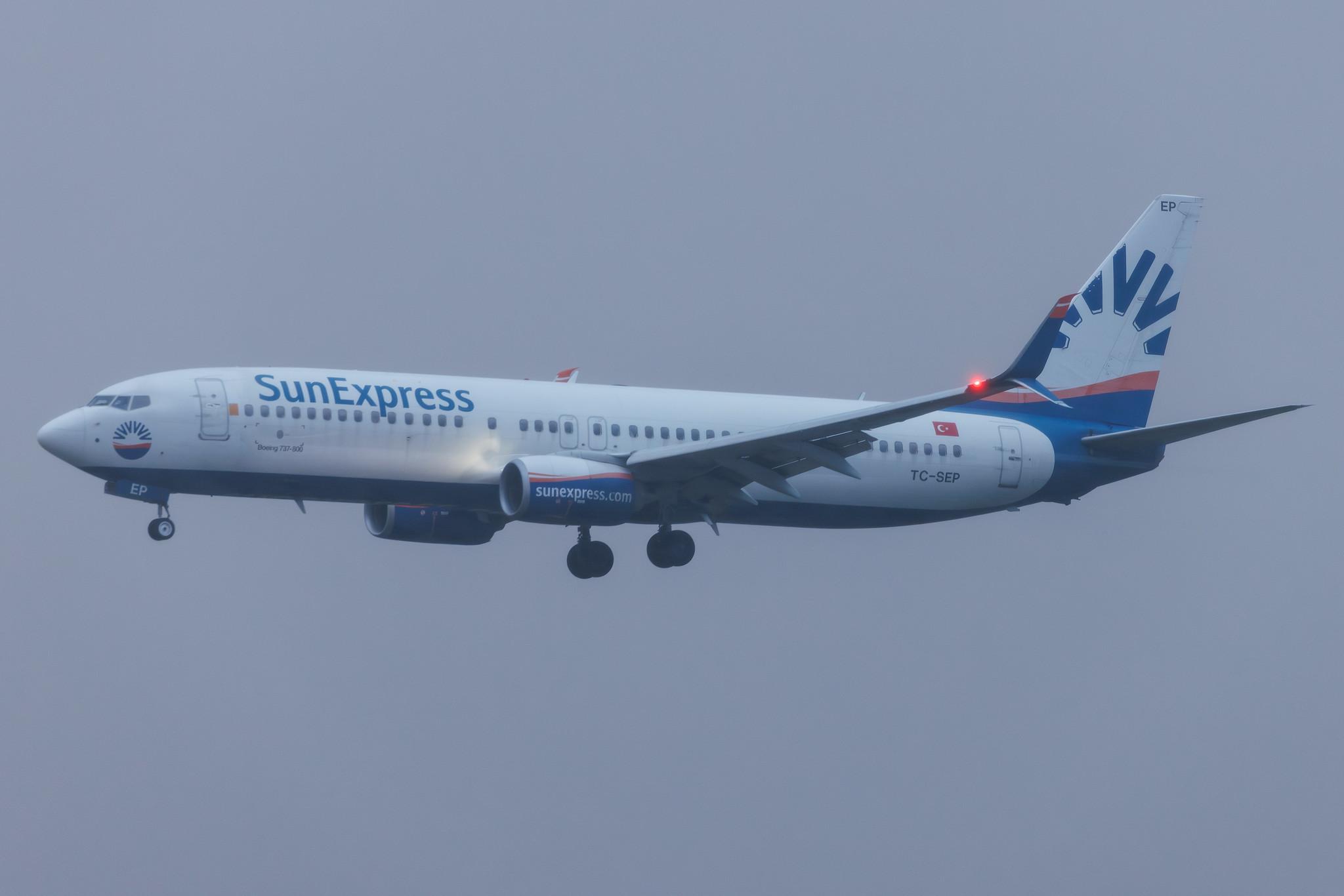 Hamburg Airport: SunExpress (XQ / SXS) | Boeing 737-8HC B738 | TC-SEP | MSN 61180