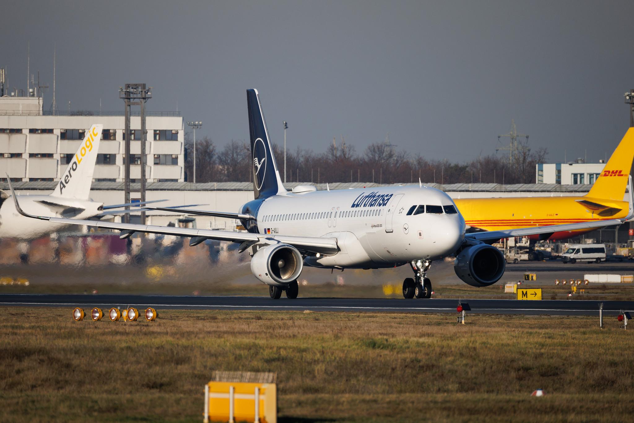 Frankfurt Airport: Lufthansa (LH / DLH) | Airbus A320-214 A320 | D-AIUJ | MSN 6301
