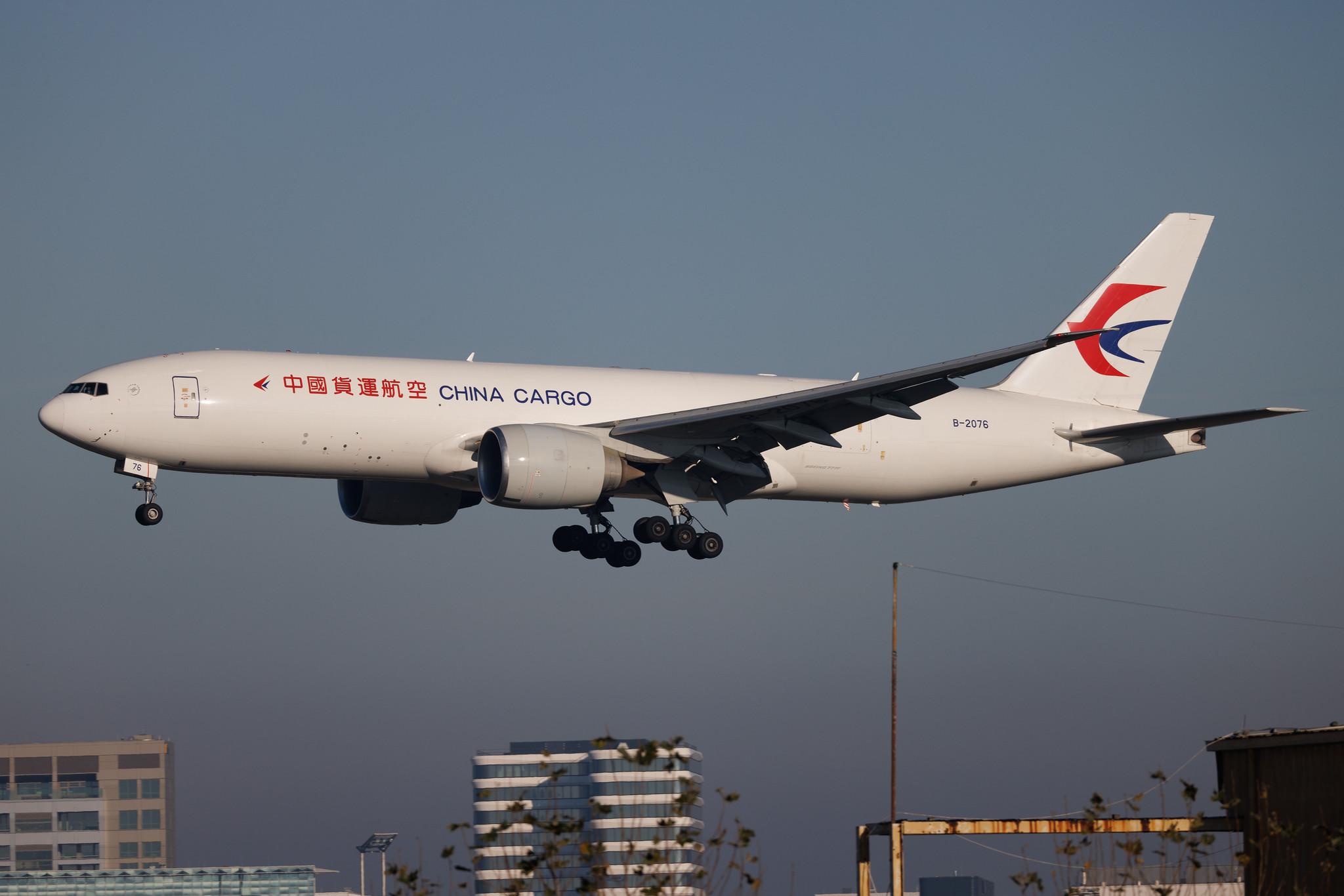 Frankfurt Airport: China Cargo Airlines (CK / CKK) | Boeing 777-F6N B77L | B-2076 | MSN 37711