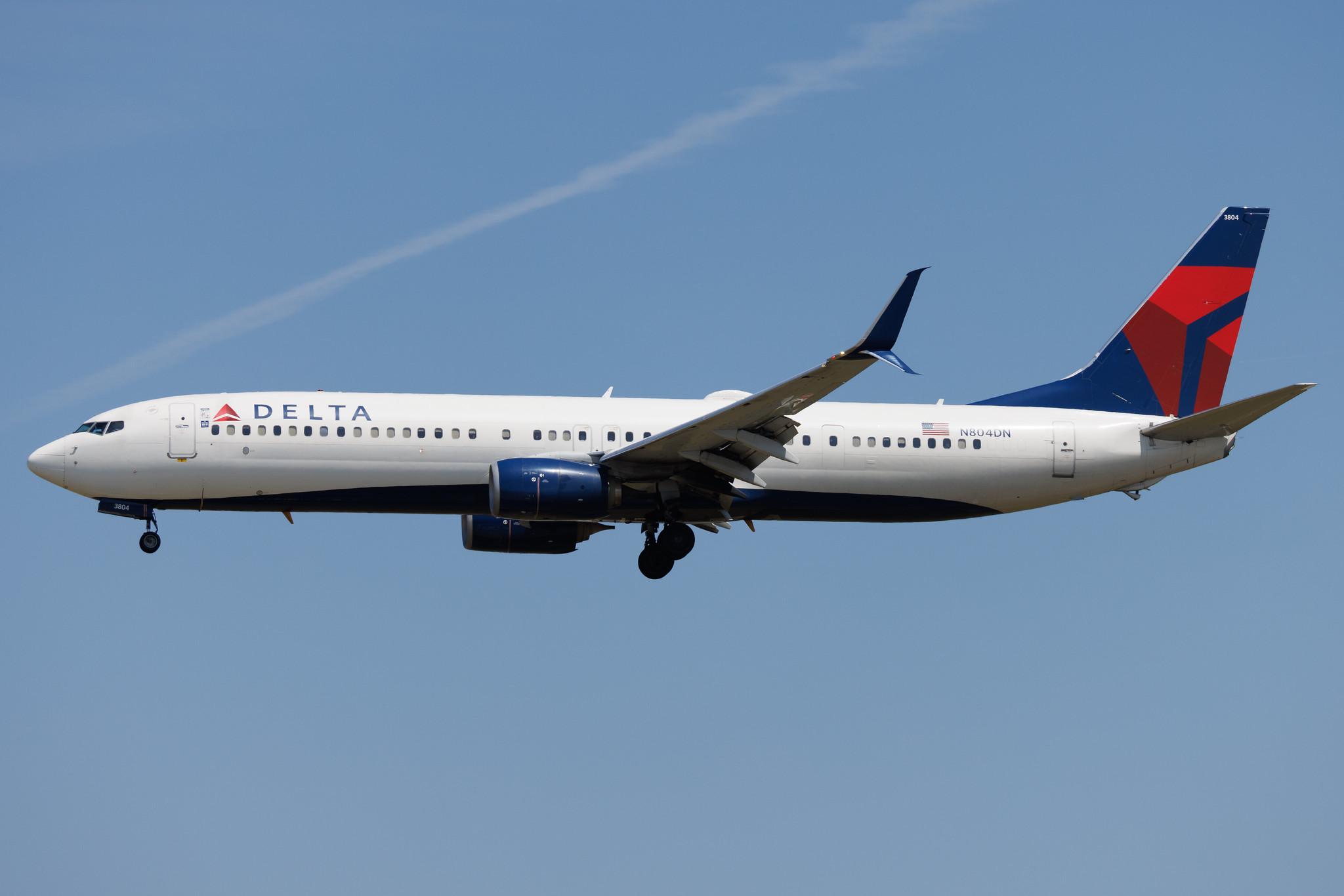 Los Angeles International Airport: Delta Air Lines (DL / DAL) | Airbus A321-211 A321 | N357DN | MSN 08339