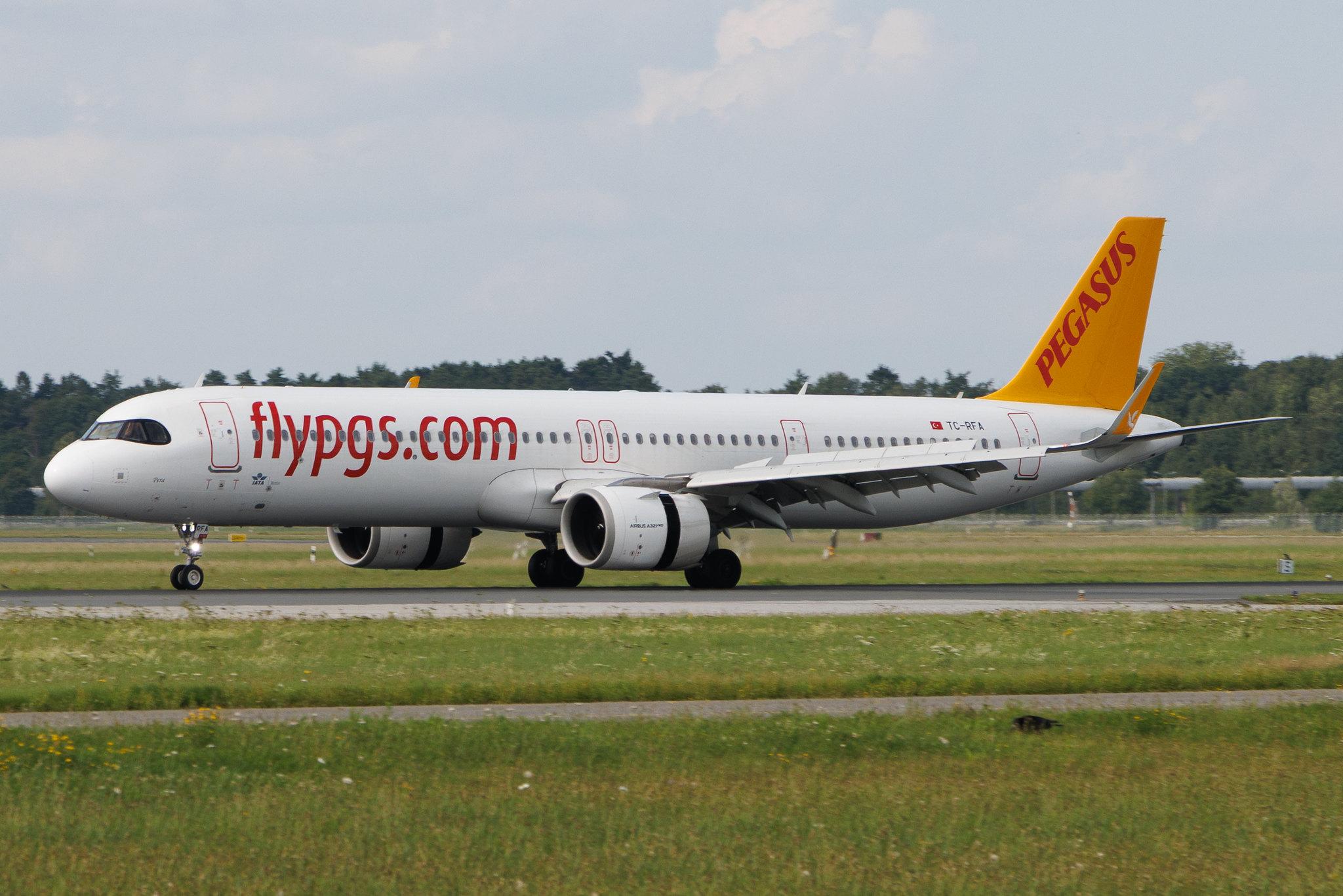 Hamburg Airport: Pegasus (PC / PGT) | Airbus A321-251NX A21N | TC-RFA | MSN 11829